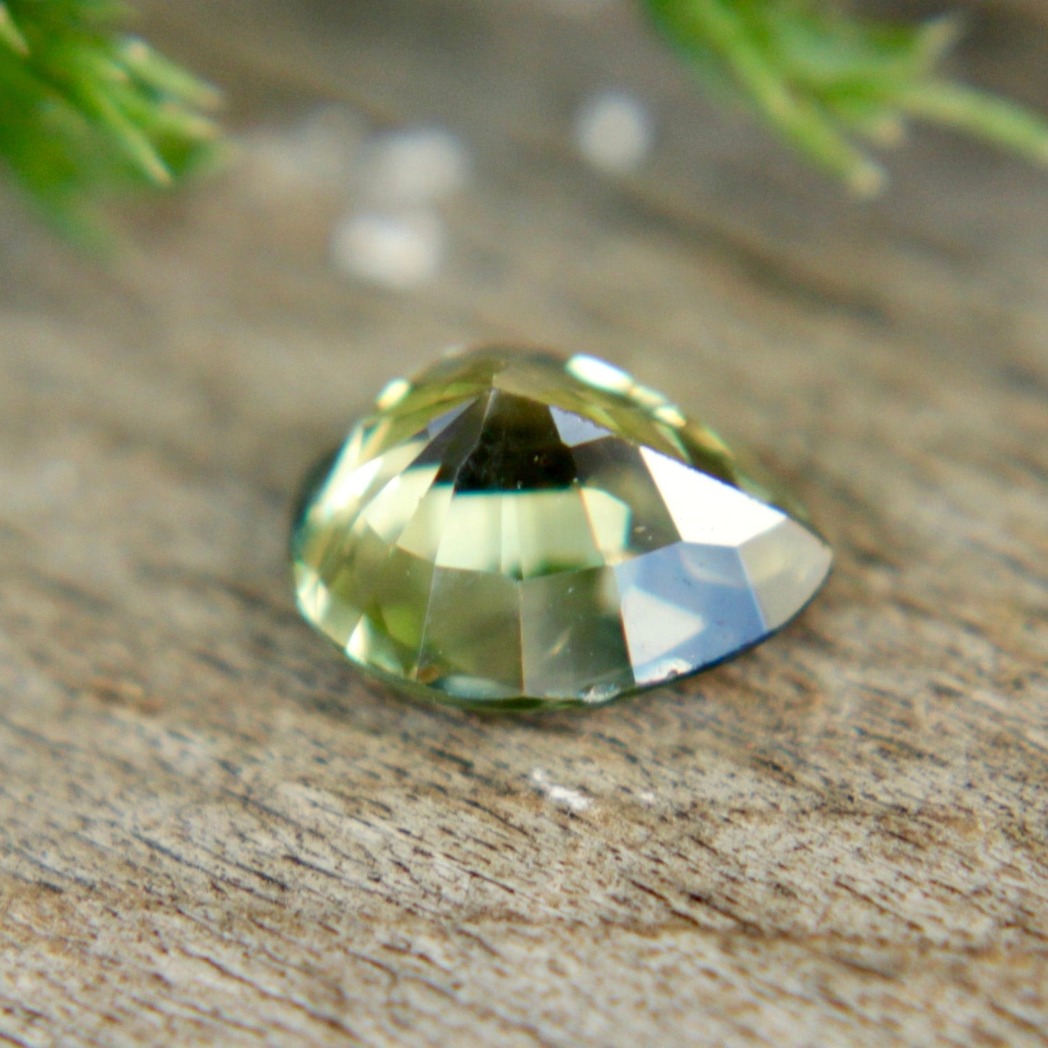 Natural Green Sapphire - Sapphirepal