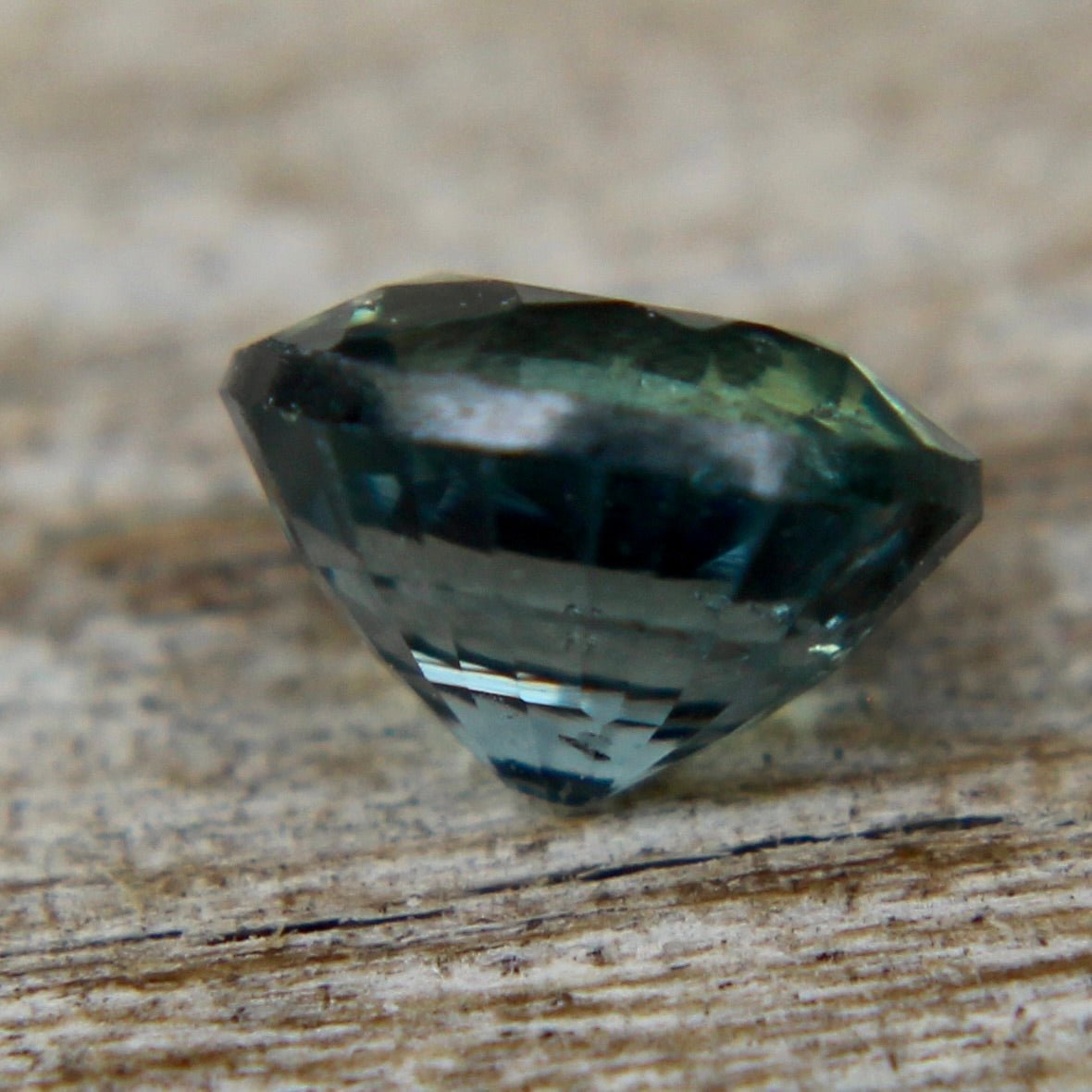 Natural Green Sapphire - Sapphirepal