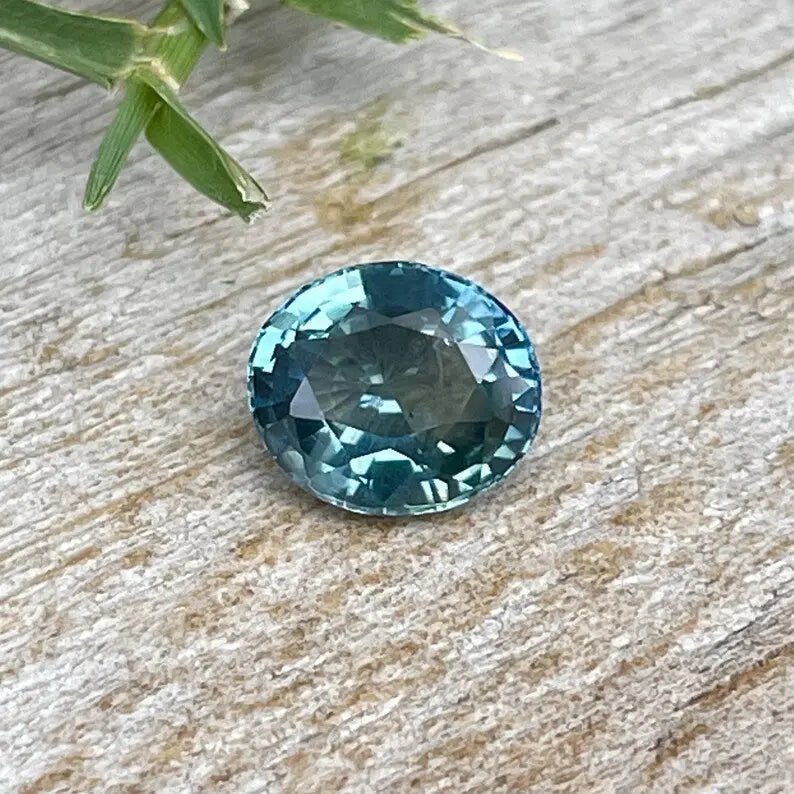 Natural Green Sapphire - Sapphirepal
