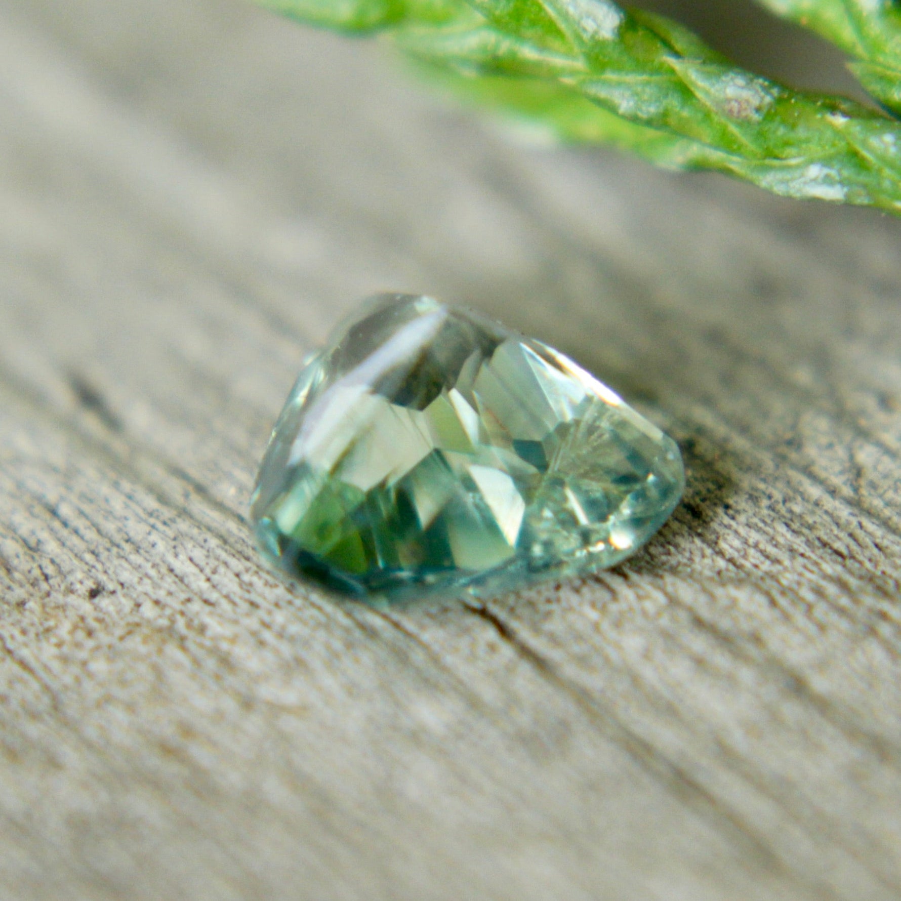 Natural Green Sapphire - Sapphirepal