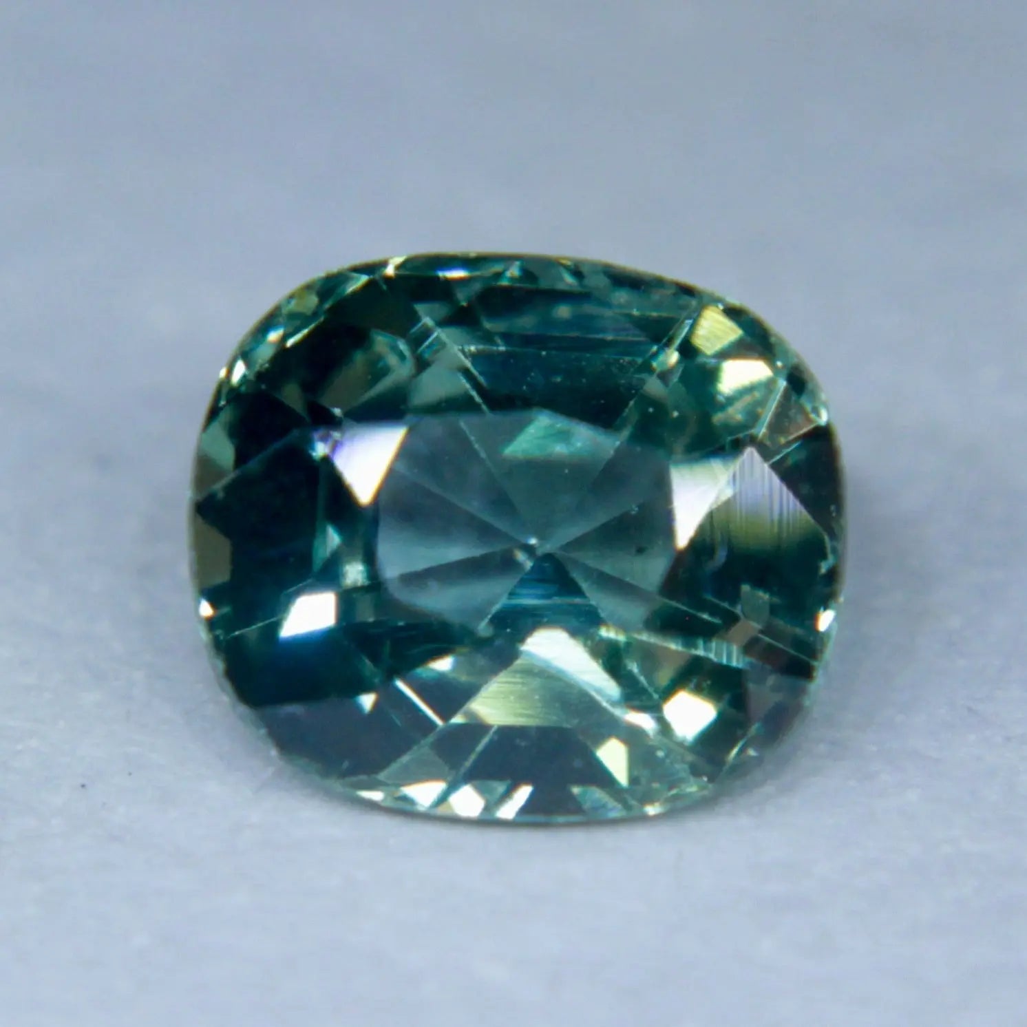 Natural Green Sapphire - Sapphirepal