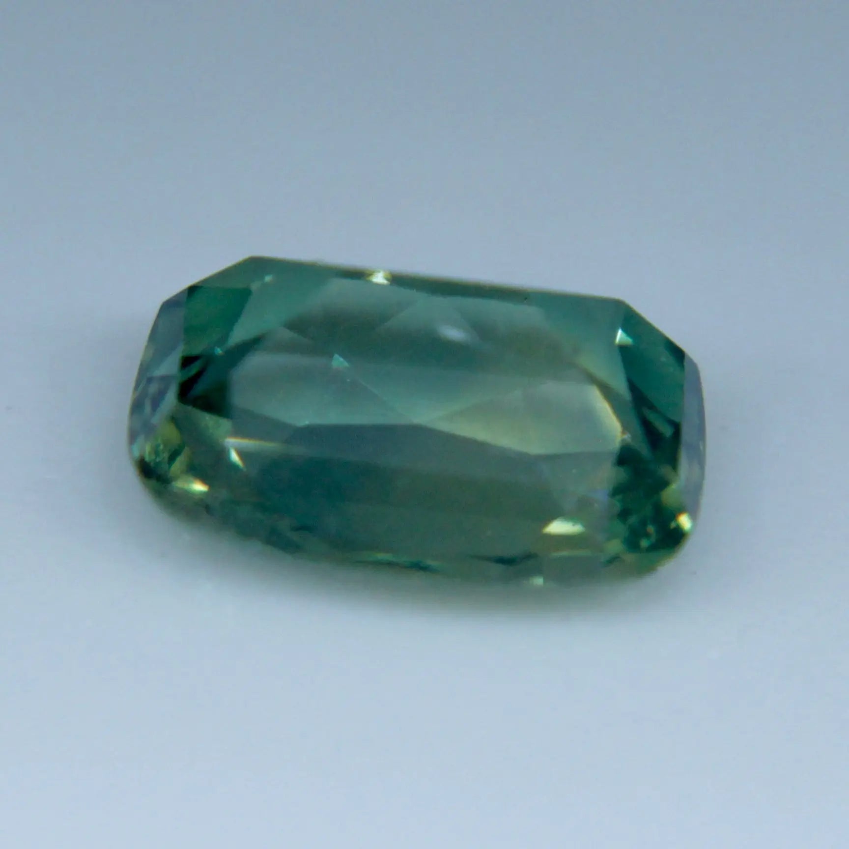 Natural Green Sapphire - Sapphirepal
