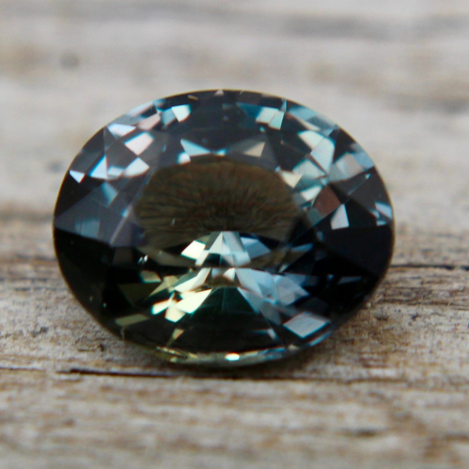 Natural Green Sapphire - Sapphirepal