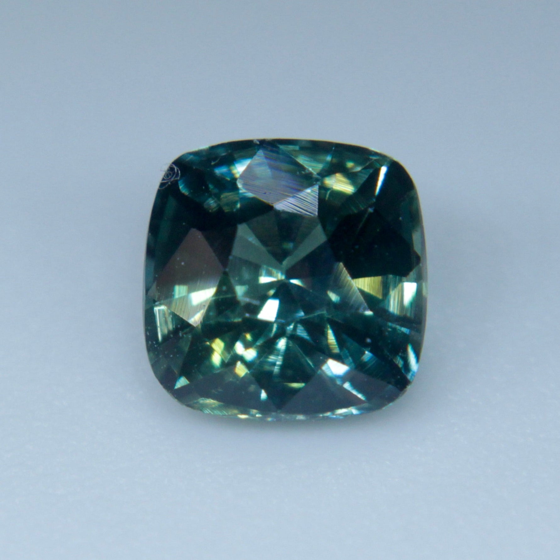 Natural Green Sapphire - Sapphirepal