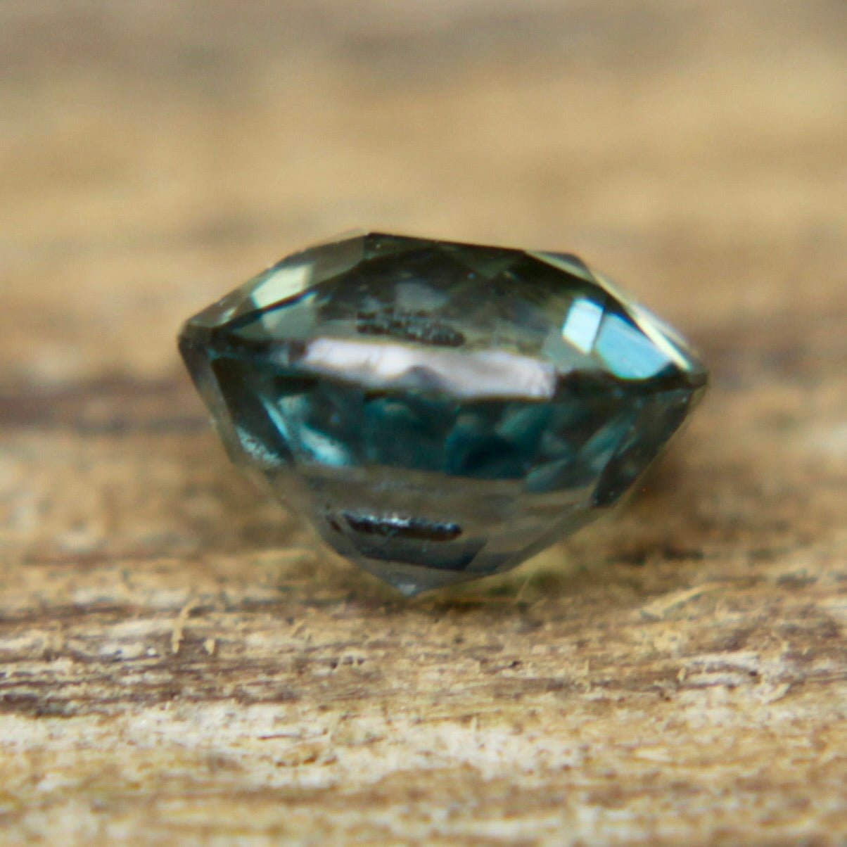 Natural Green Sapphire - Sapphirepal