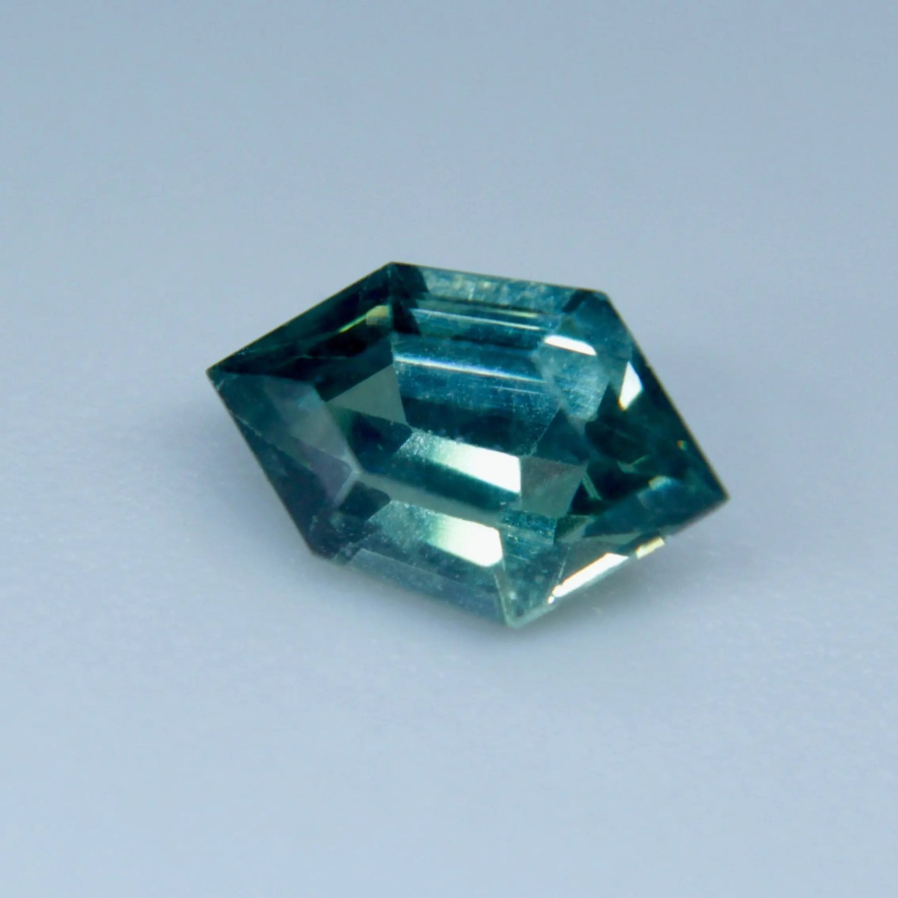 Natural Green Sapphire - Sapphirepal
