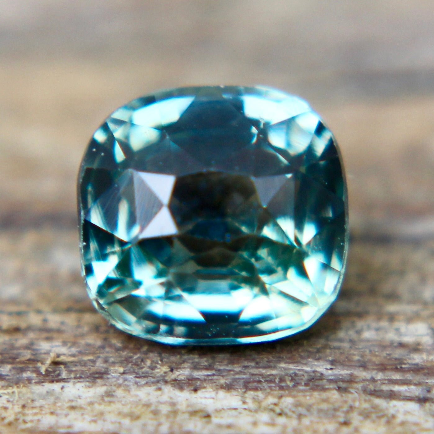 Natural Green Sapphire - Sapphirepal