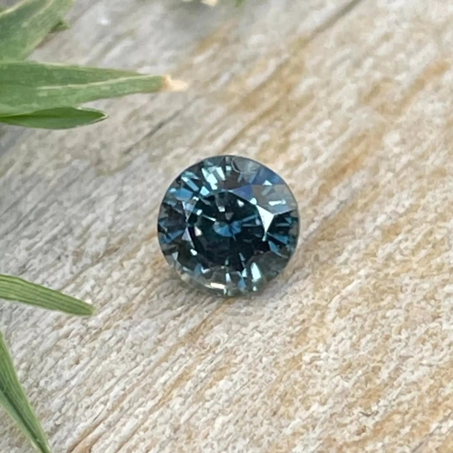 Natural Green Sapphire - Sapphirepal