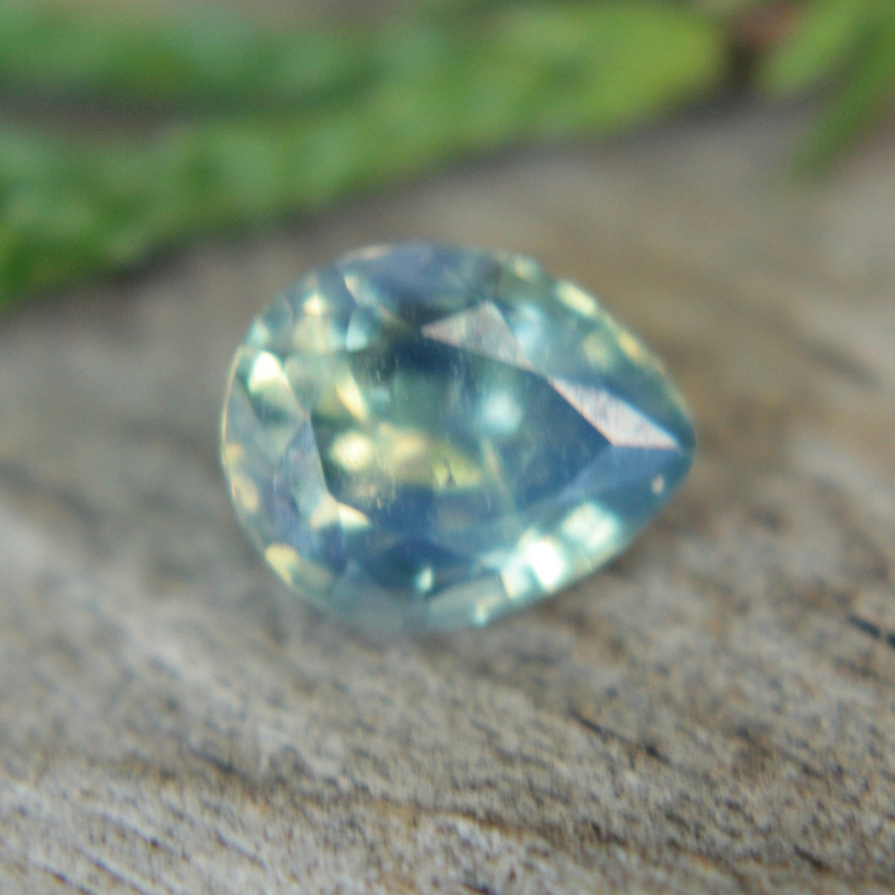 Natural Green Sapphire - Sapphirepal
