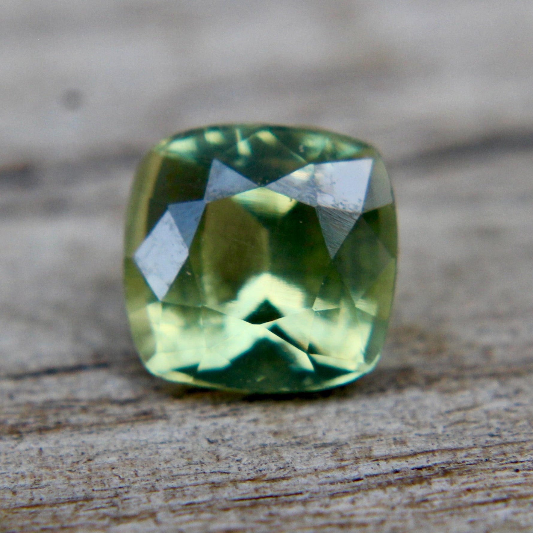 Natural Green Sapphire - Sapphirepal