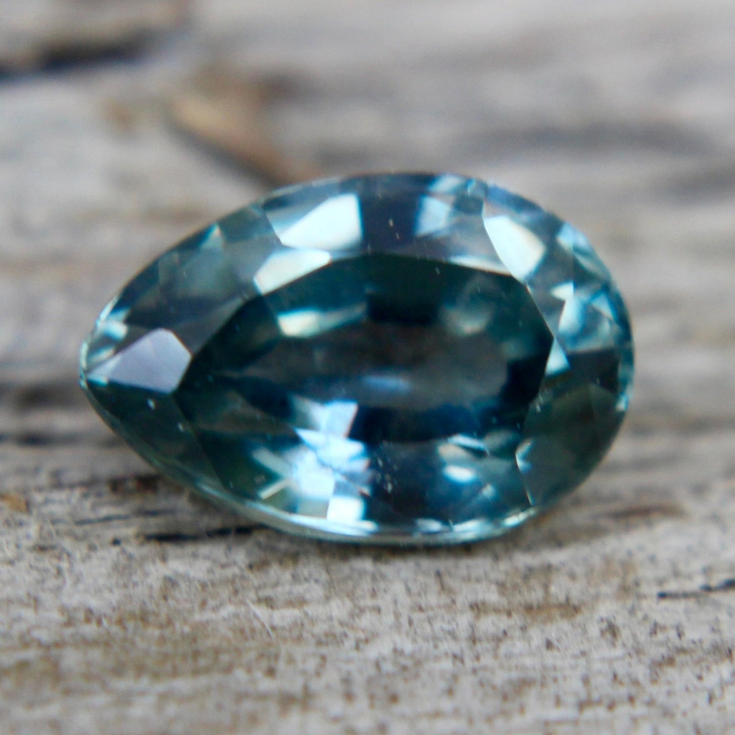 Natural Green Sapphire - Sapphirepal