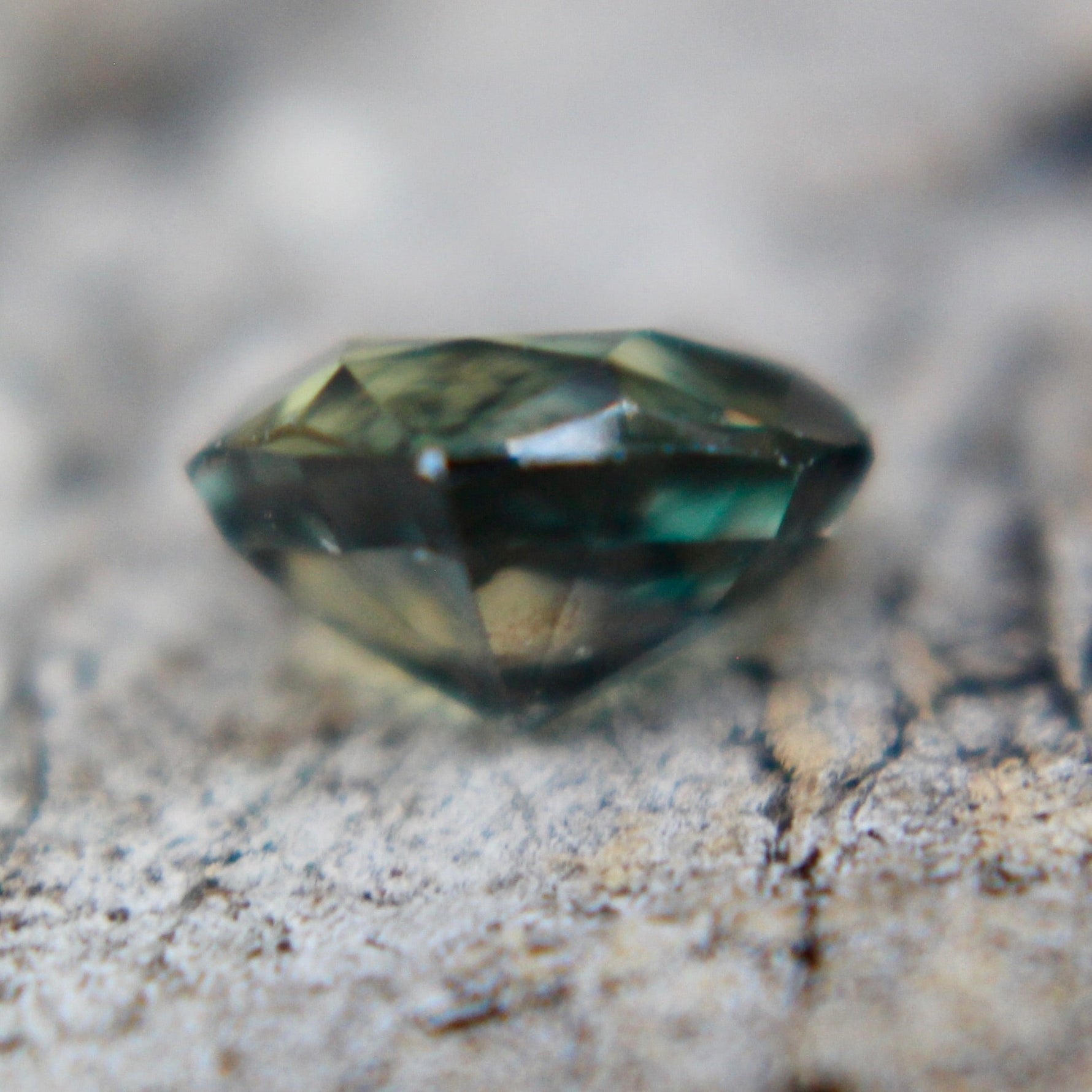 Natural Green Sapphire - Sapphirepal