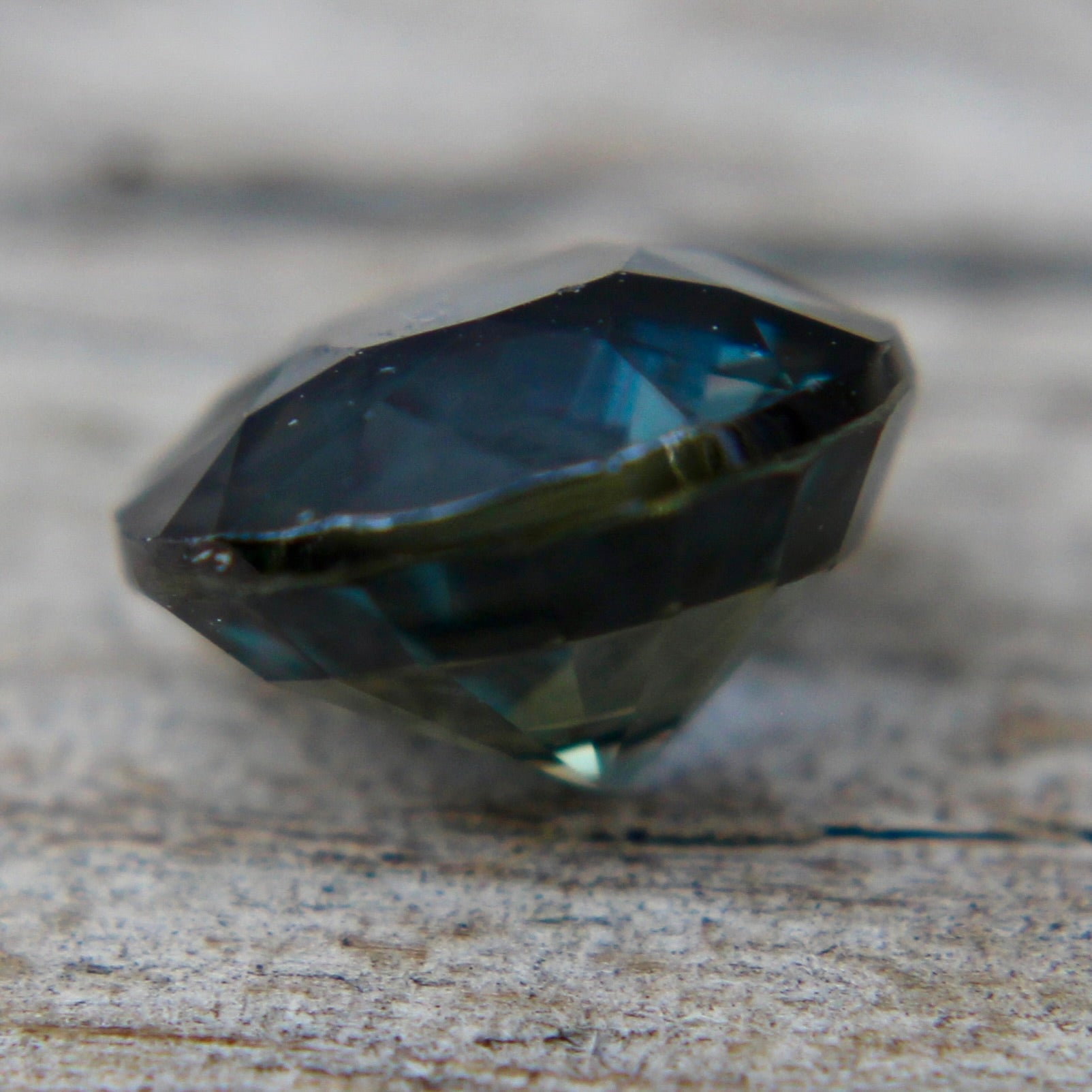 Natural Green Sapphire - Sapphirepal