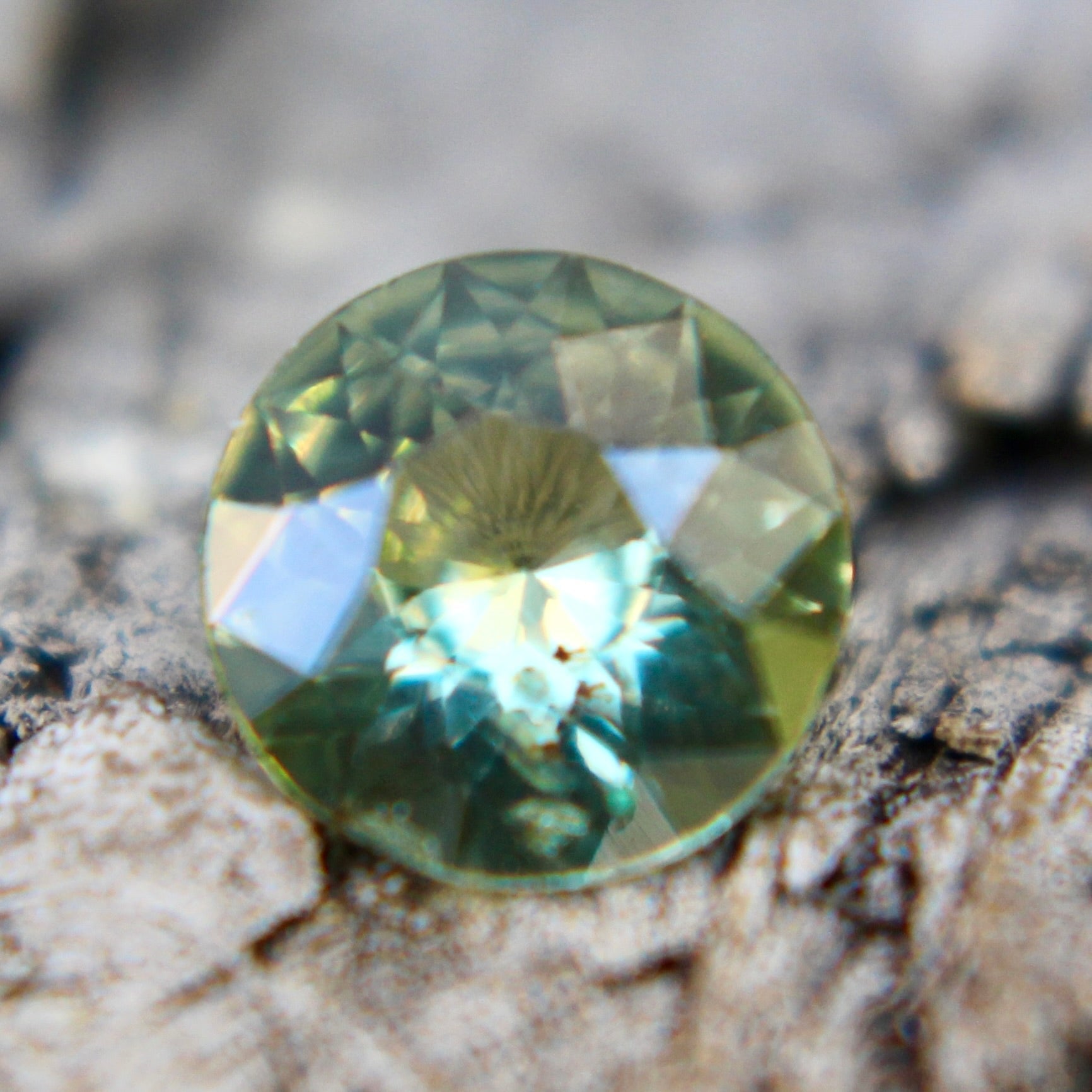 Natural Green Sapphire - Sapphirepal
