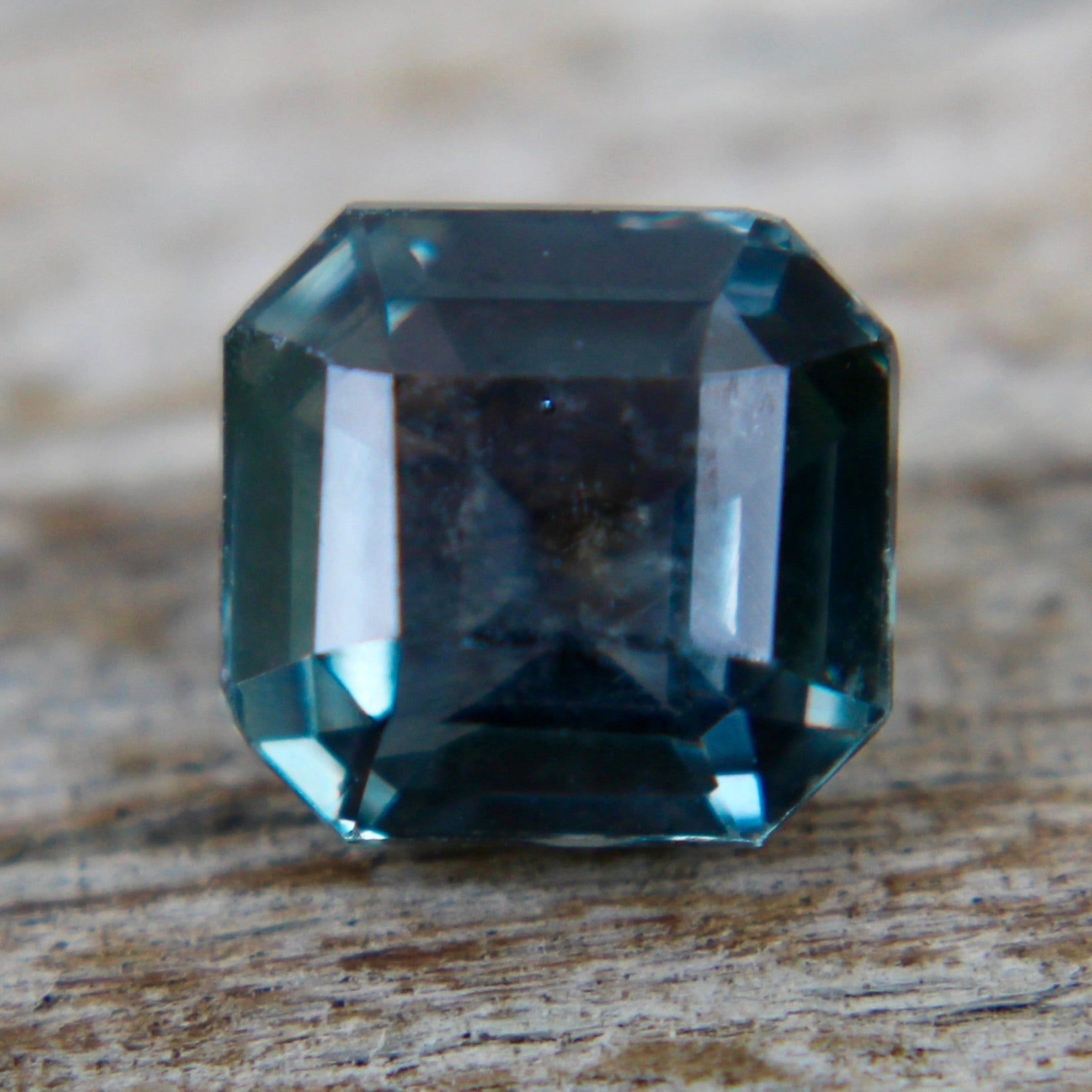 Natural Green Sapphire - Sapphirepal