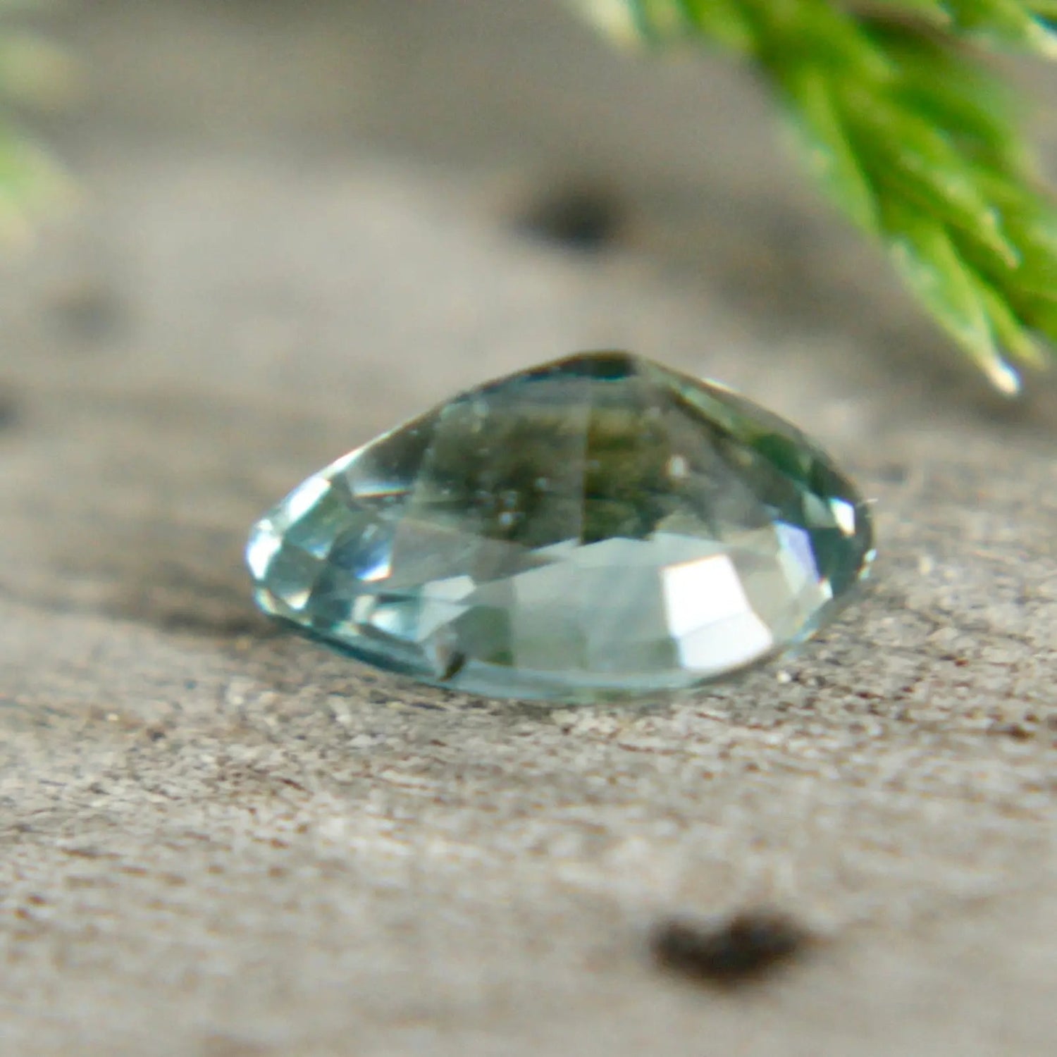Natural Green Sapphire - Sapphirepal