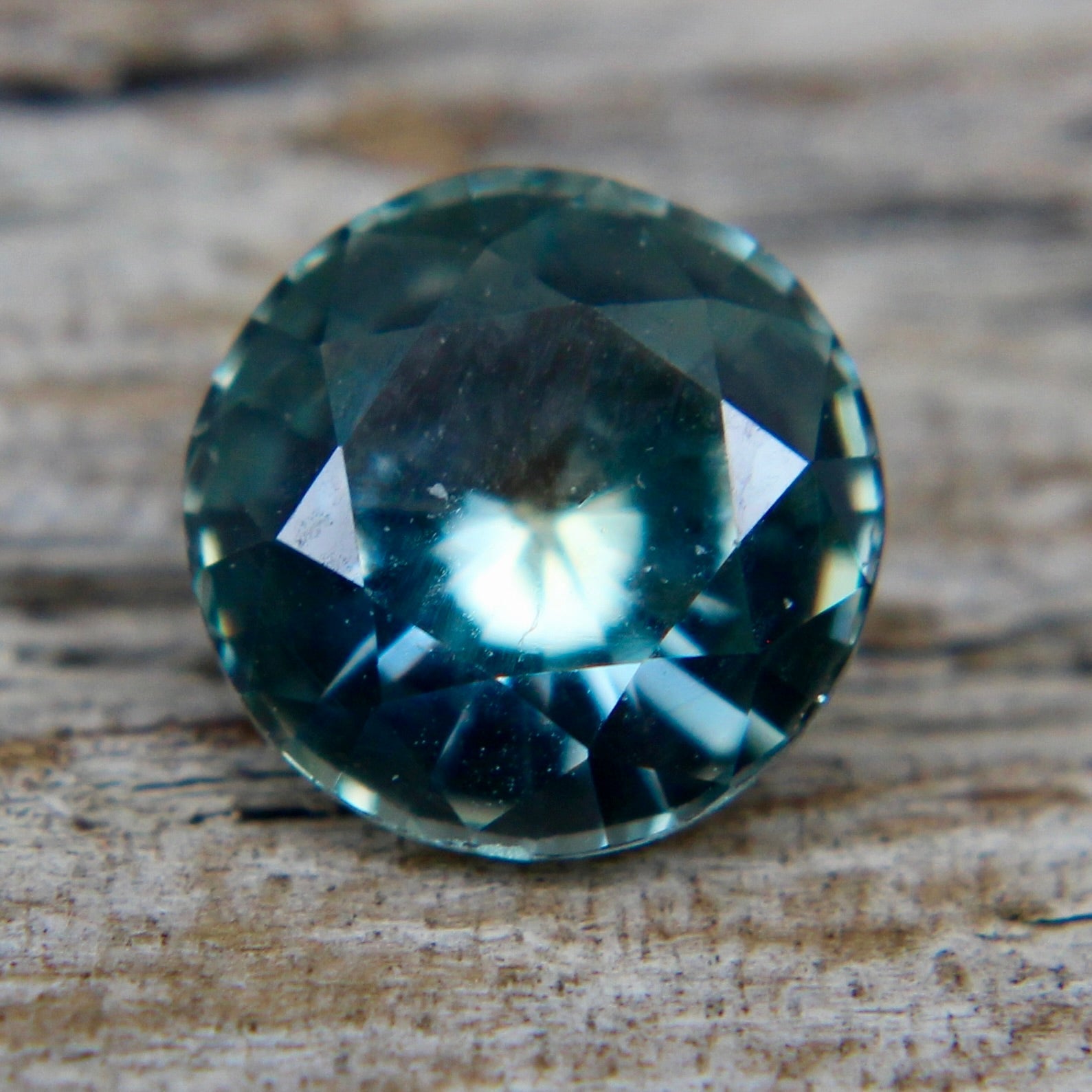 Natural Green Sapphire - Sapphirepal