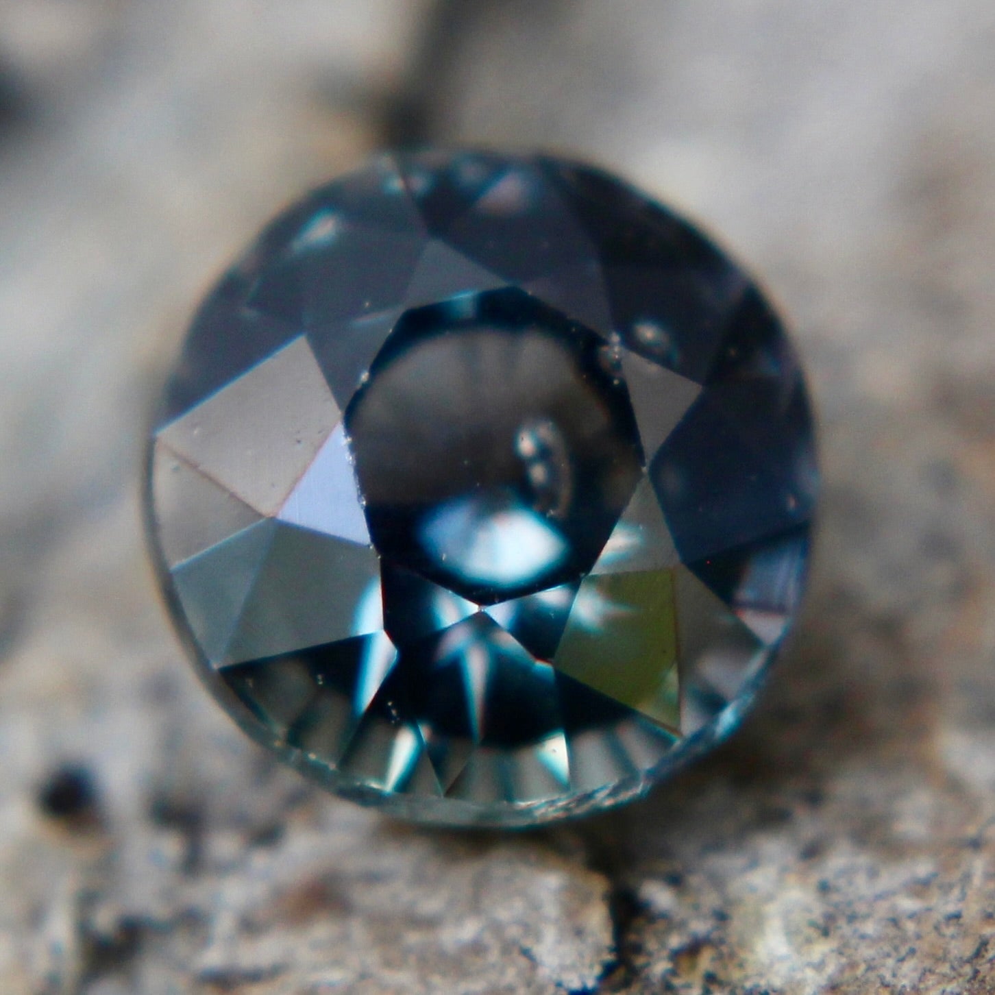 Natural Green Sapphire - Sapphirepal