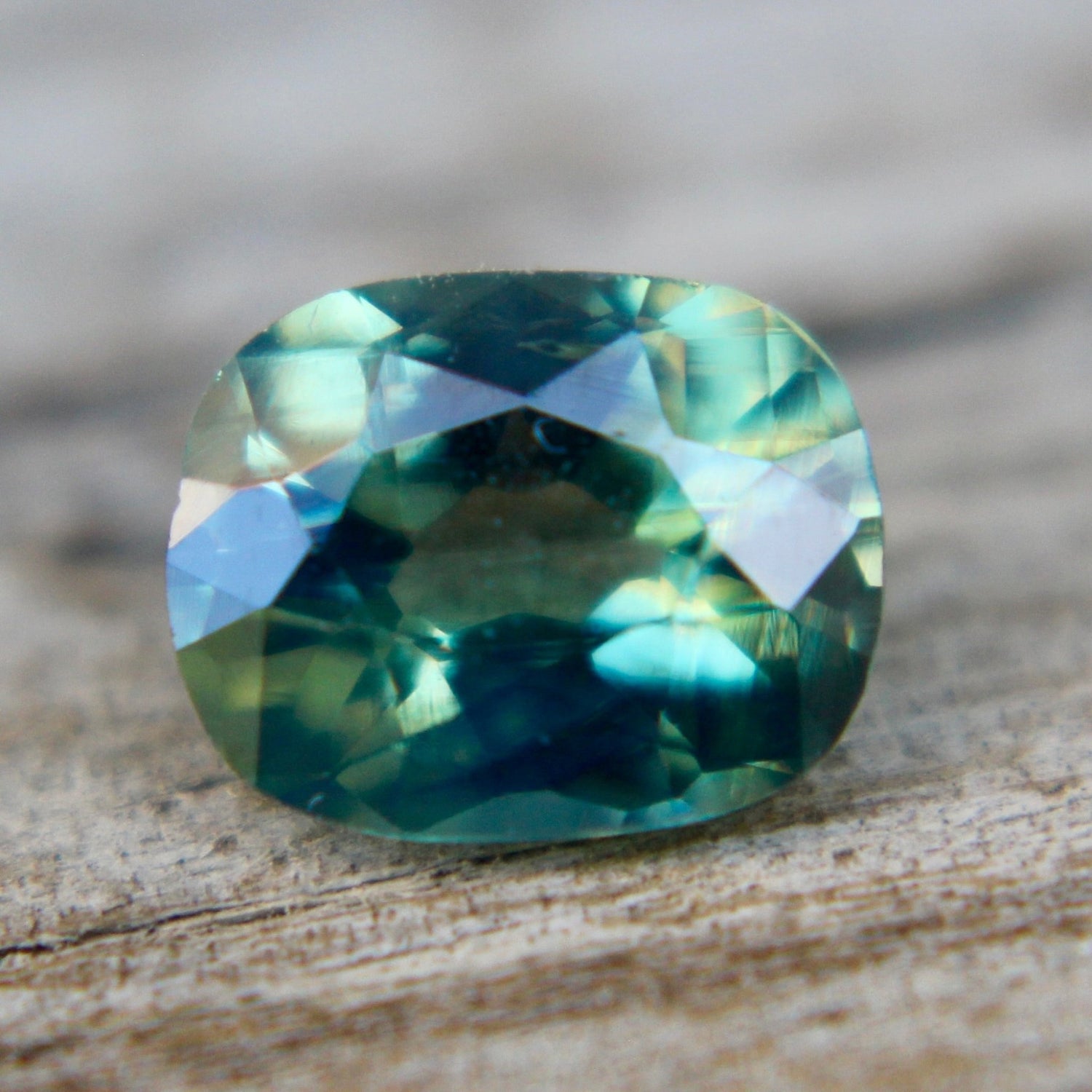 Natural Green Sapphire - Sapphirepal