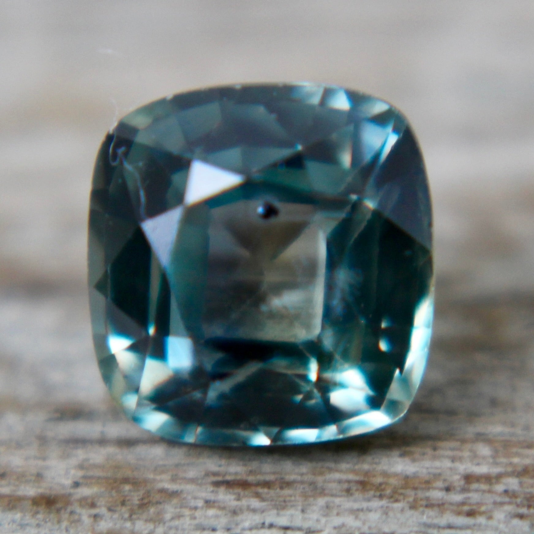 Natural Green Sapphire - Sapphirepal