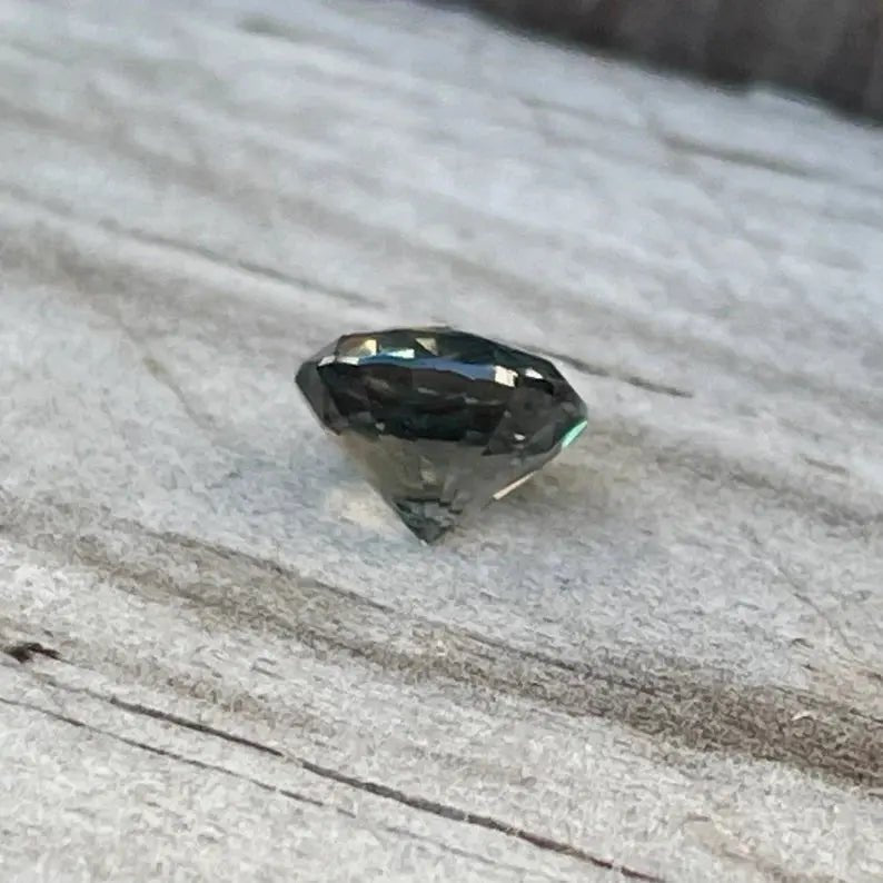 Natural Green Sapphire - Sapphirepal