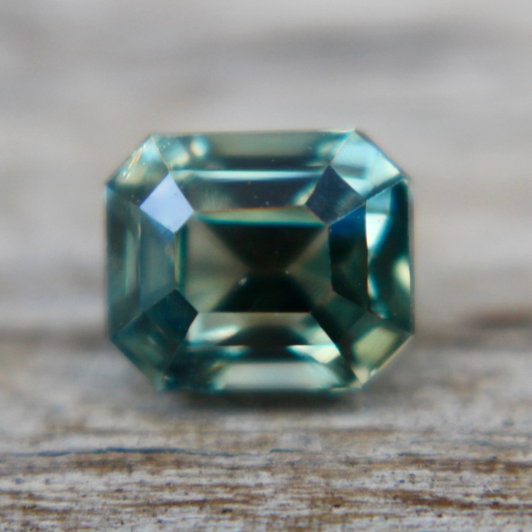 Natural Green Sapphire - Sapphirepal