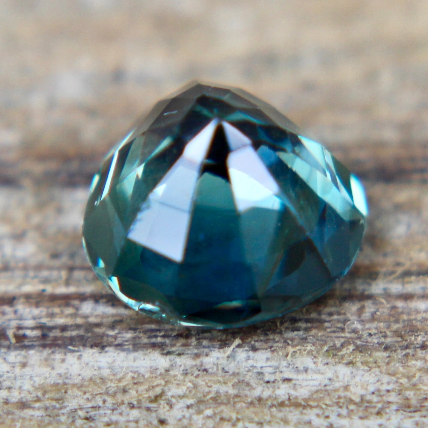 Natural Green Sapphire - Sapphirepal