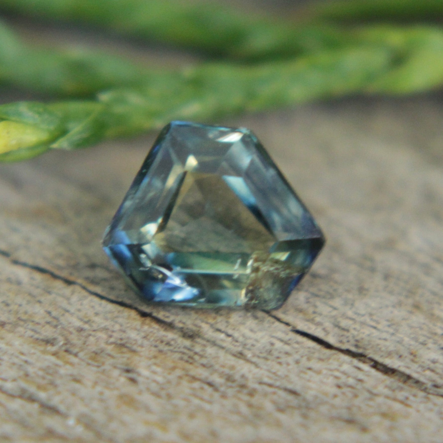 Natural Green Sapphire - Sapphirepal