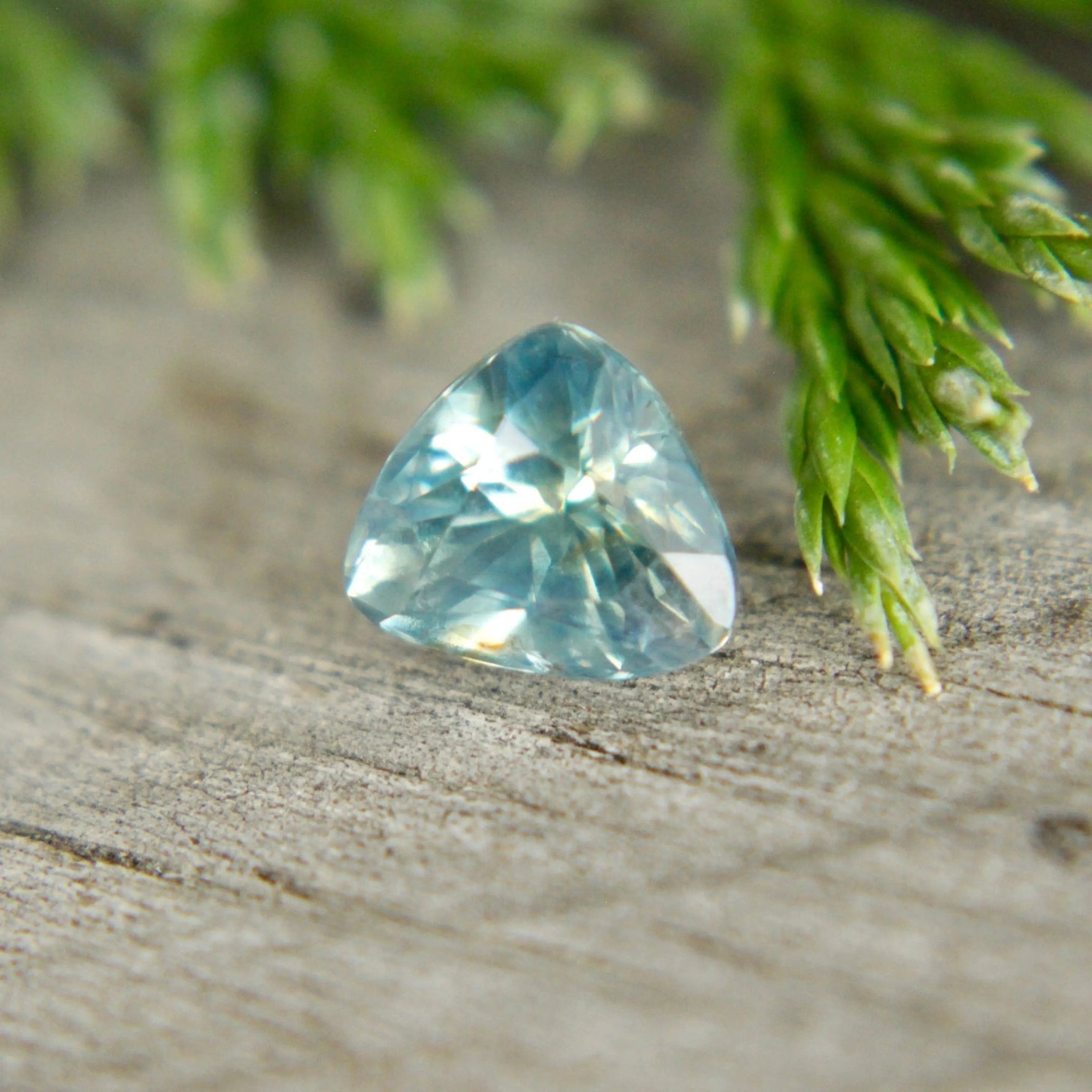 Natural Green Sapphire - Sapphirepal