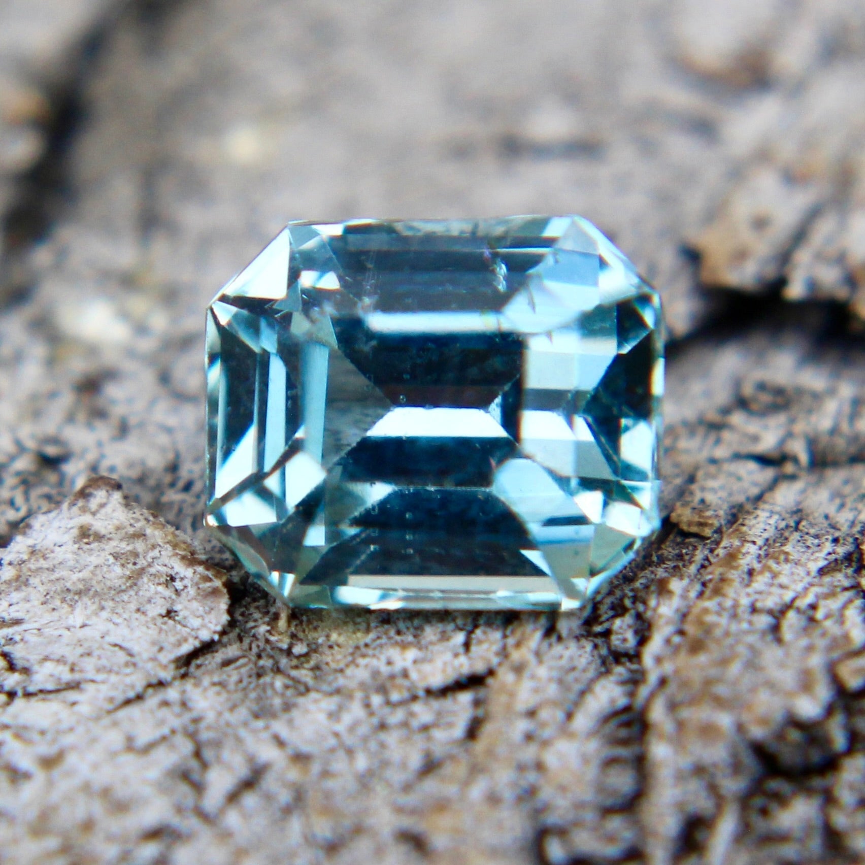 Natural Green Sapphire - Sapphirepal