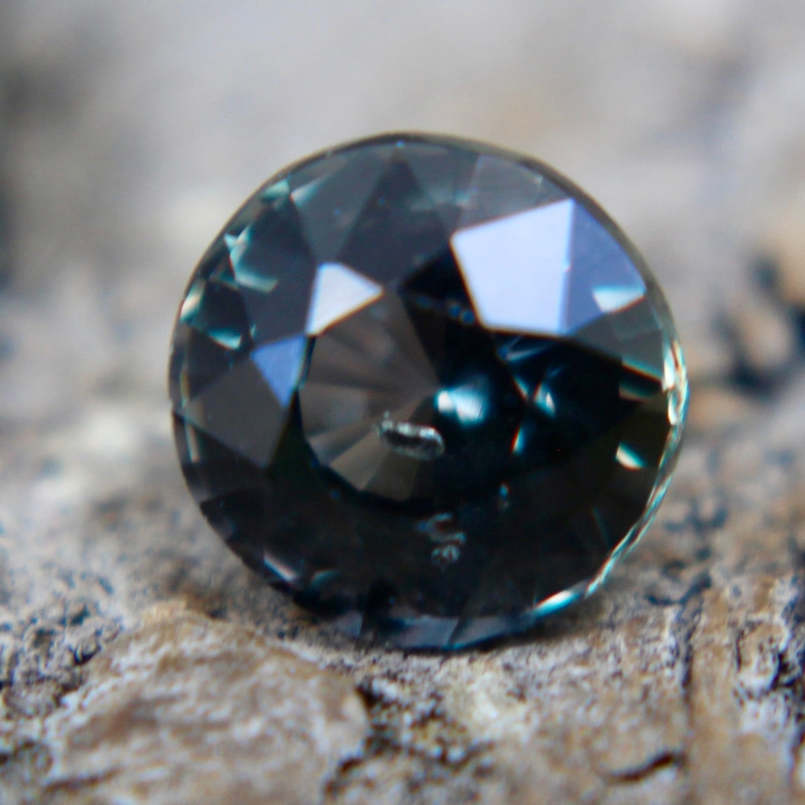 Natural Green Sapphire - Sapphirepal