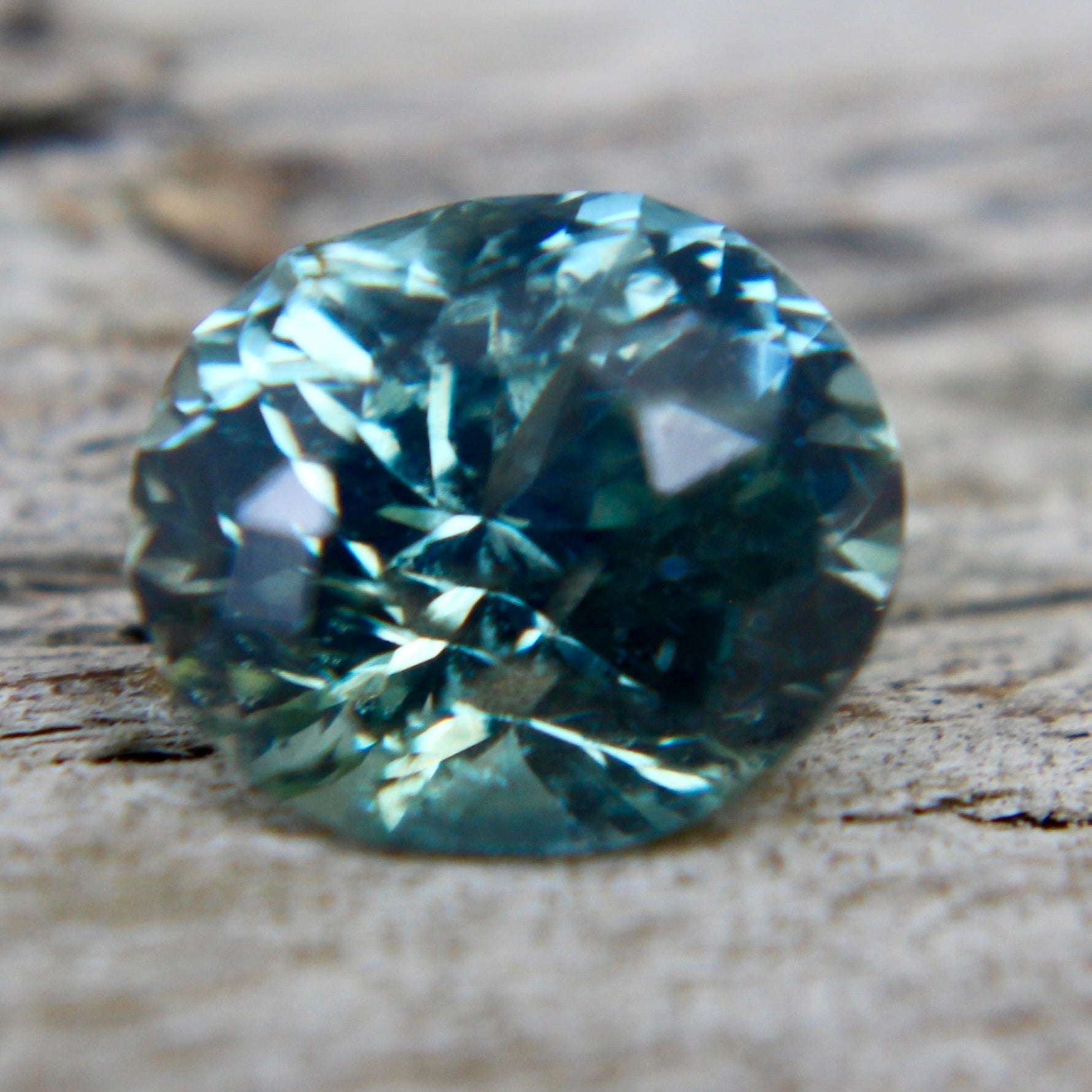 Natural Green Sapphire - Sapphirepal