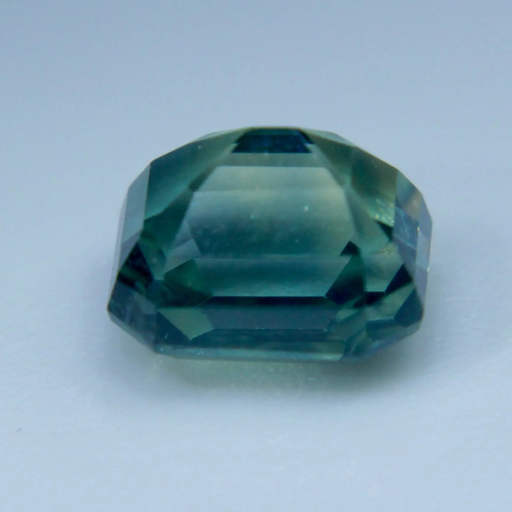 Natural Green Sapphire - Sapphirepal