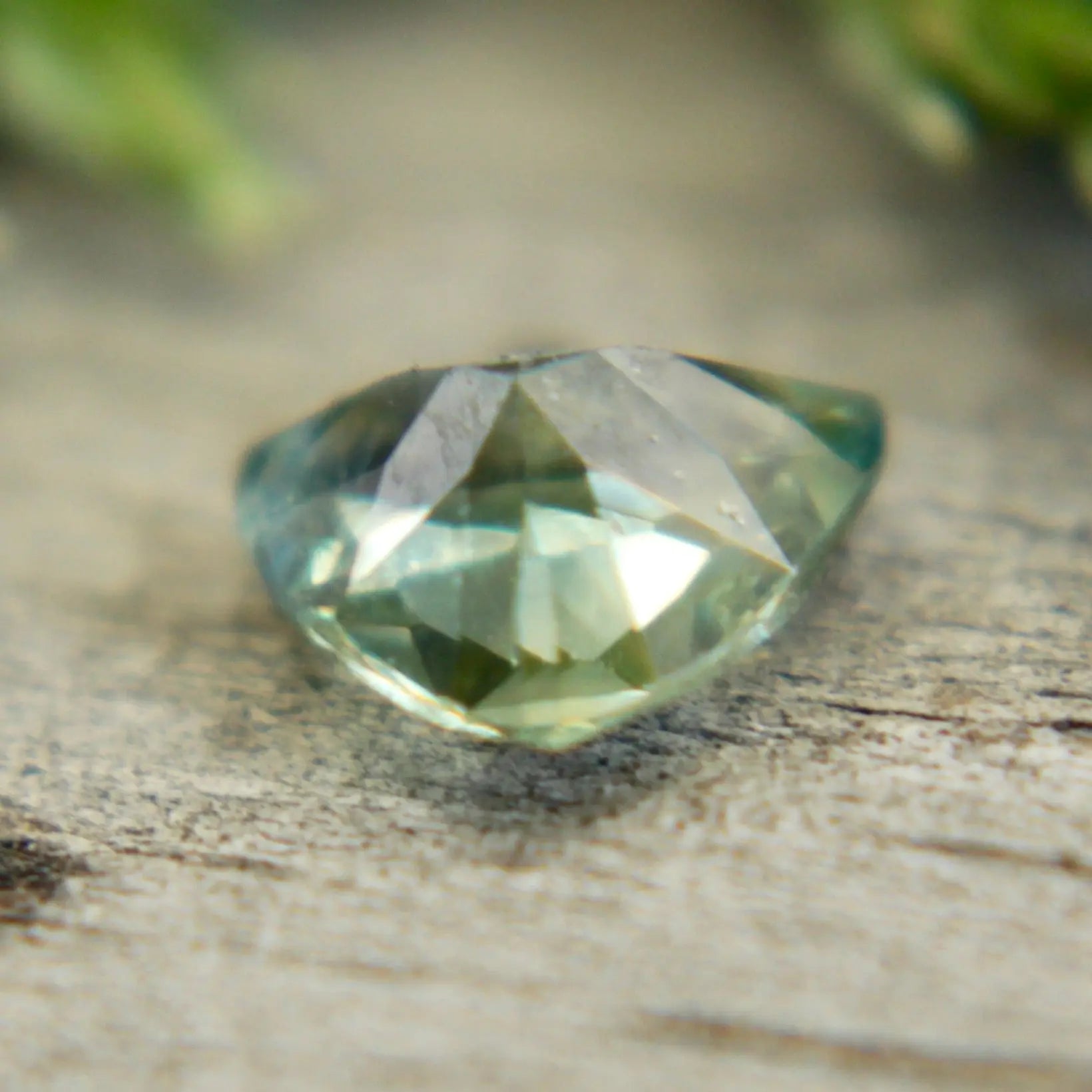 Natural Green Sapphire - Sapphirepal