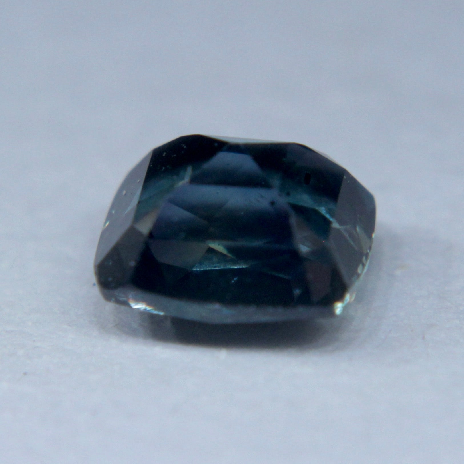Natural Green Sapphire - Sapphirepal