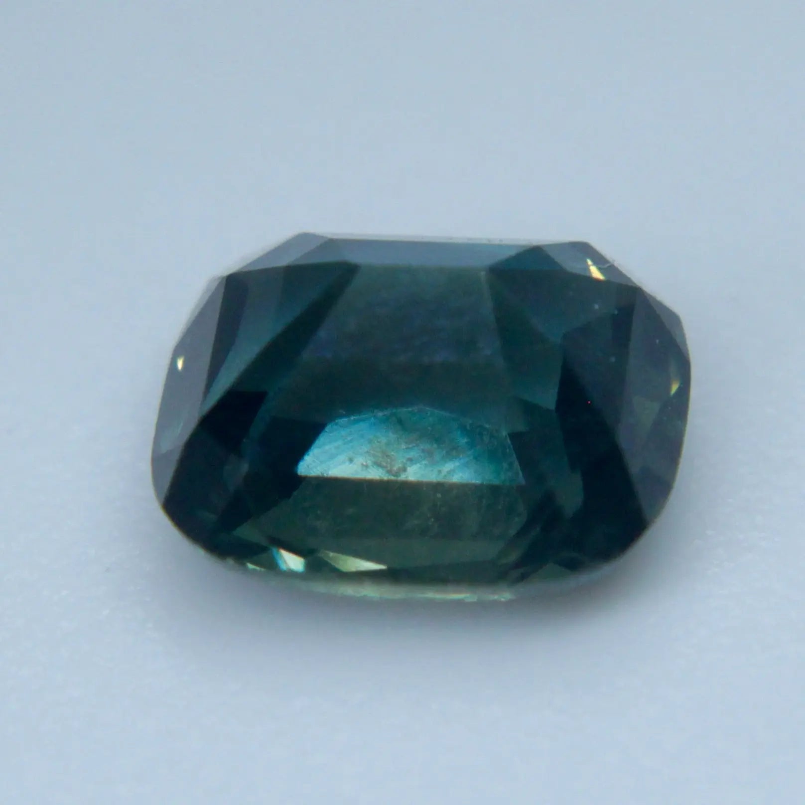 Natural Green Sapphire - Sapphirepal