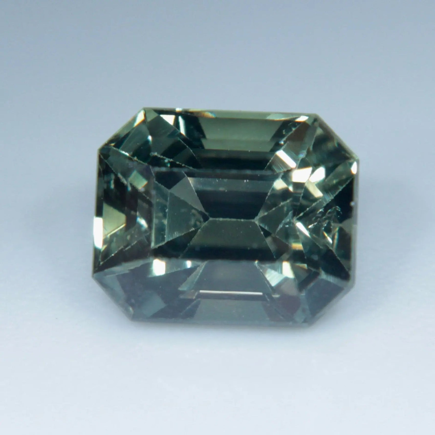 Natural Green Sapphire - Sapphirepal