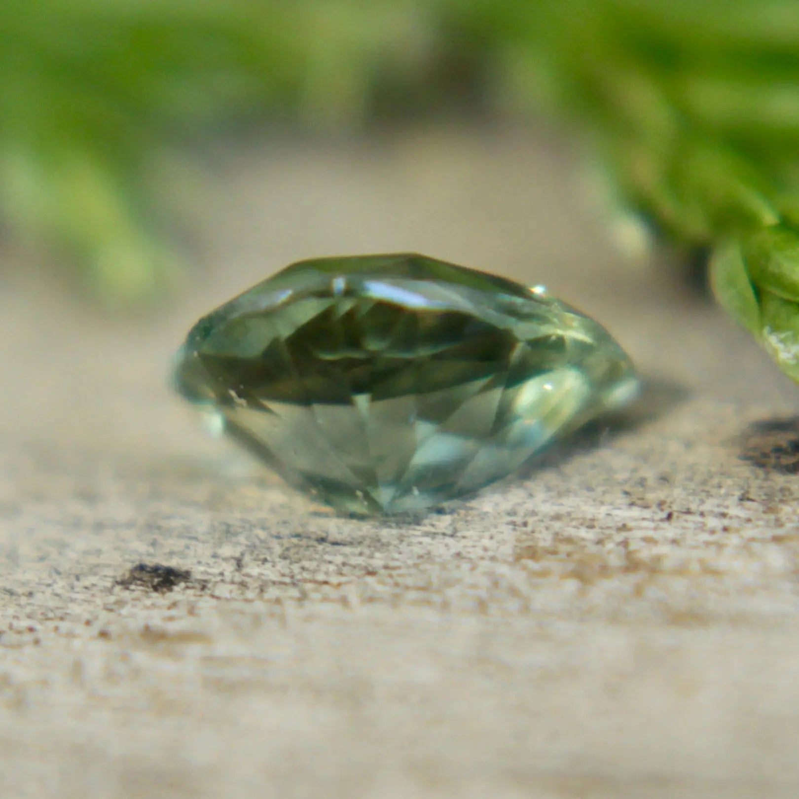 Natural Green Sapphire - Sapphirepal