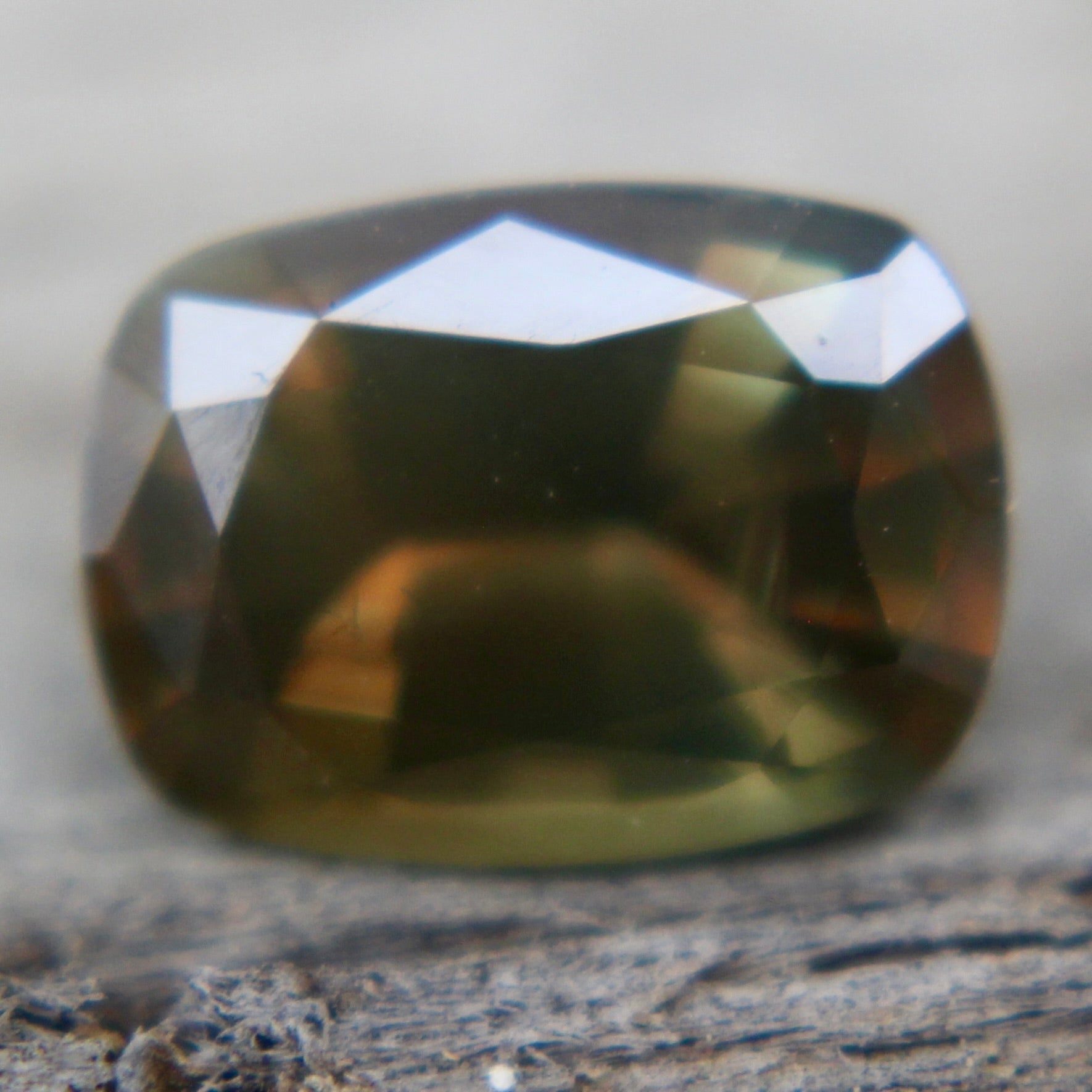 Natural Green Yellow Sapphire - Sapphirepal