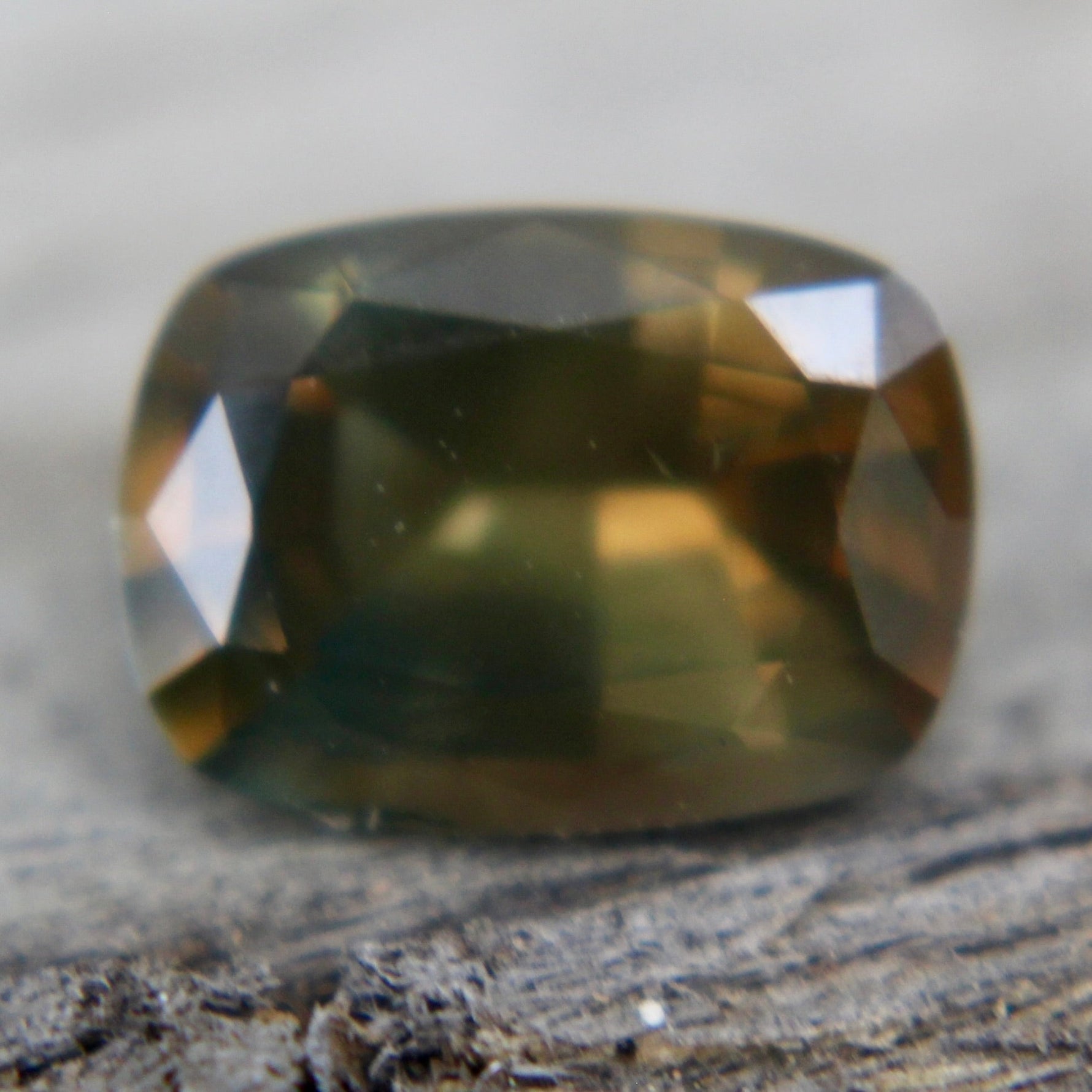 Natural Green Yellow Sapphire - Sapphirepal