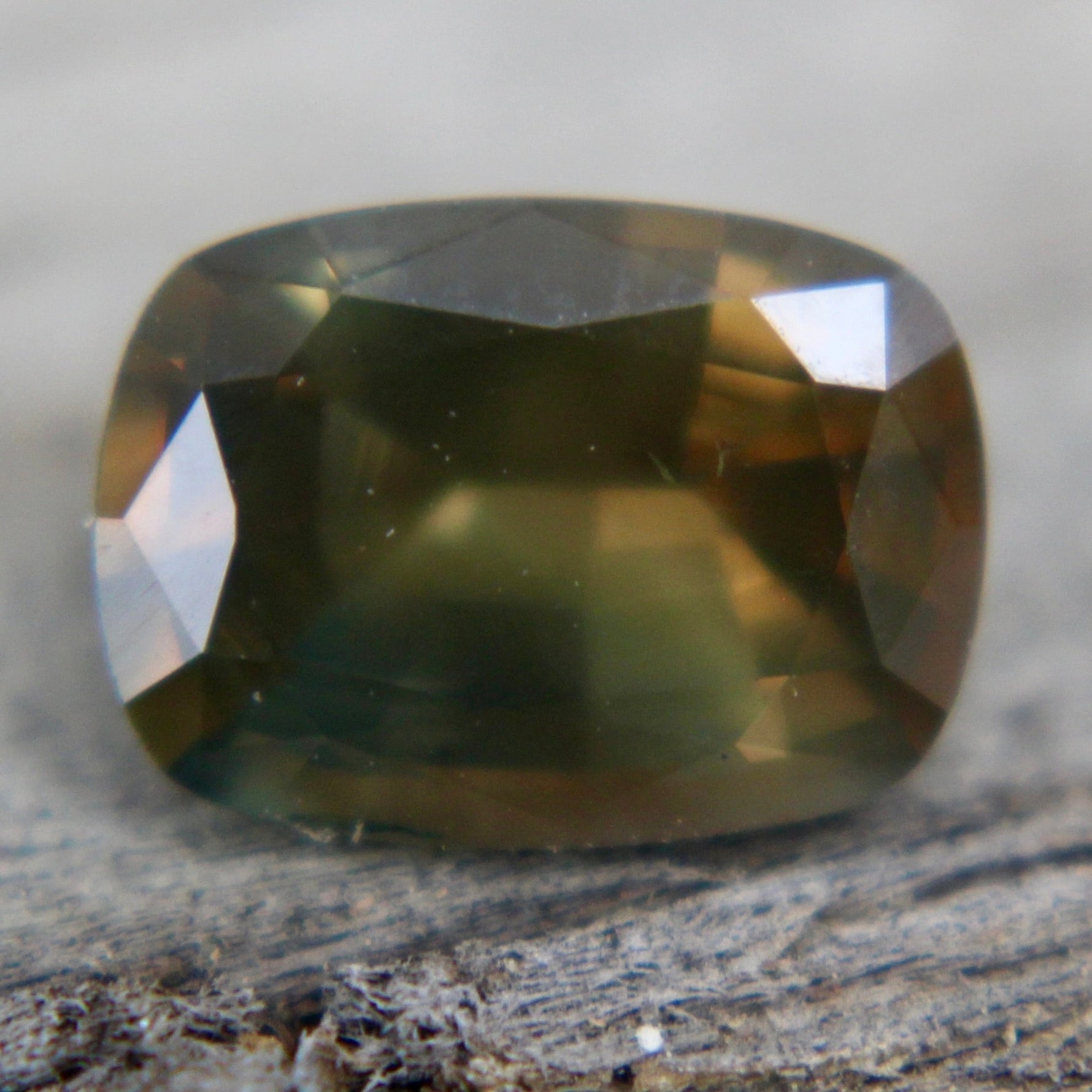 Natural Green Yellow Sapphire - Sapphirepal