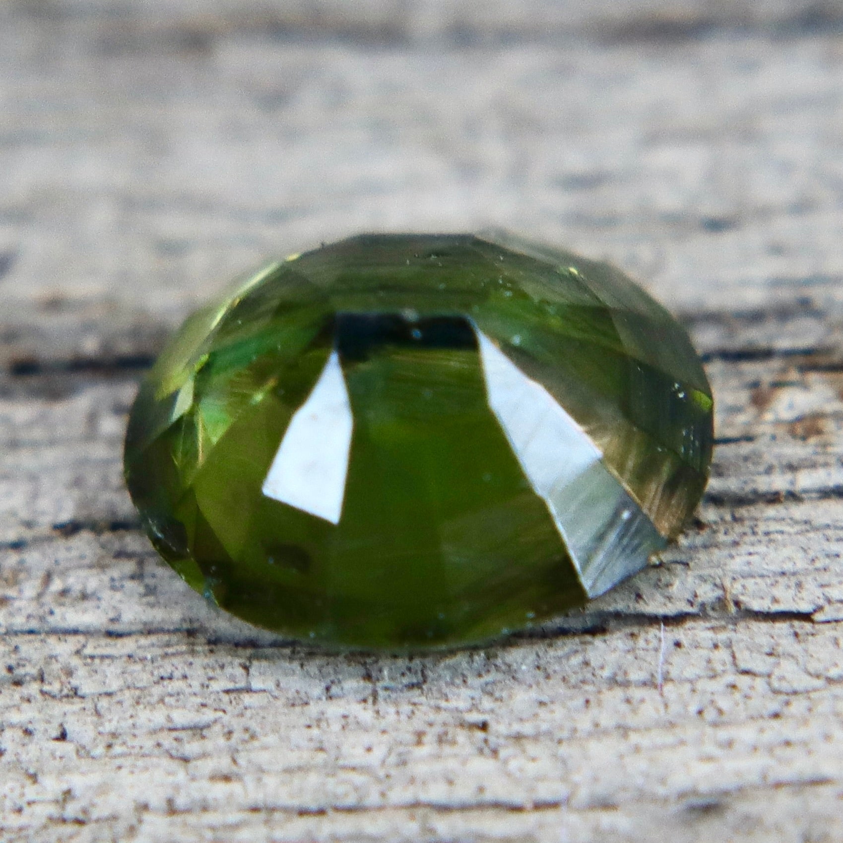 Natural Green Zircon | 1.05 Carat | Oval Cut | Ceylon Unheated Gemstone - Sapphirepal