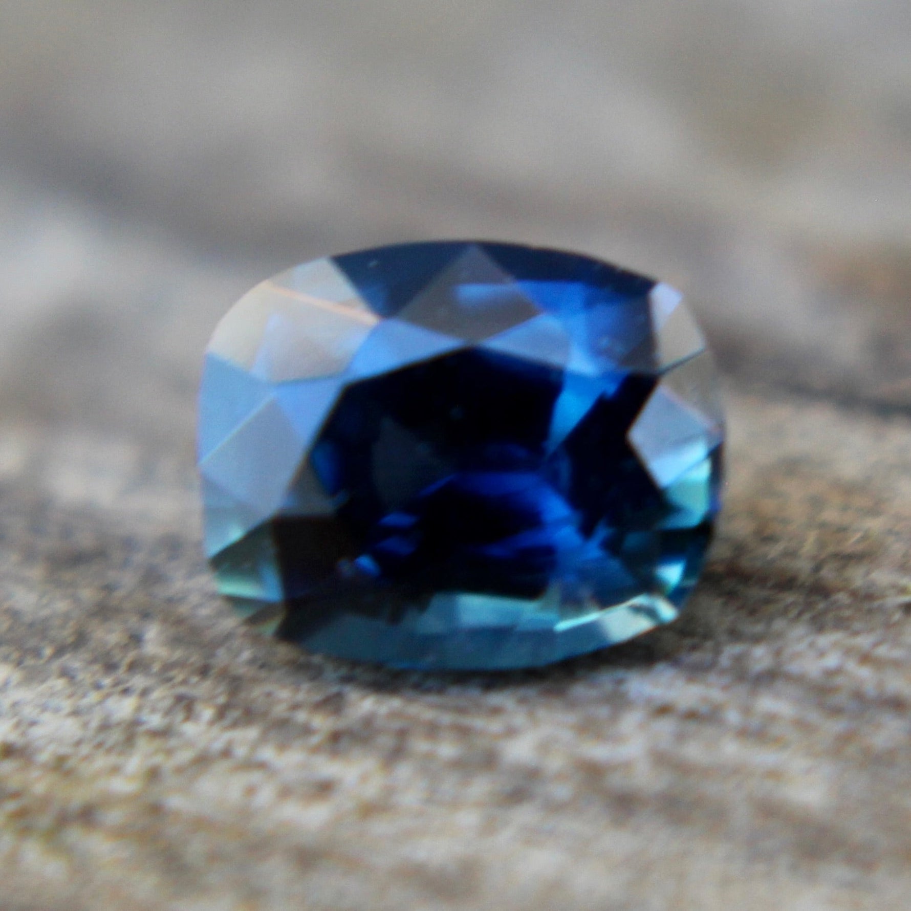 Natural Greenish Blue Sapphire - Sapphirepal