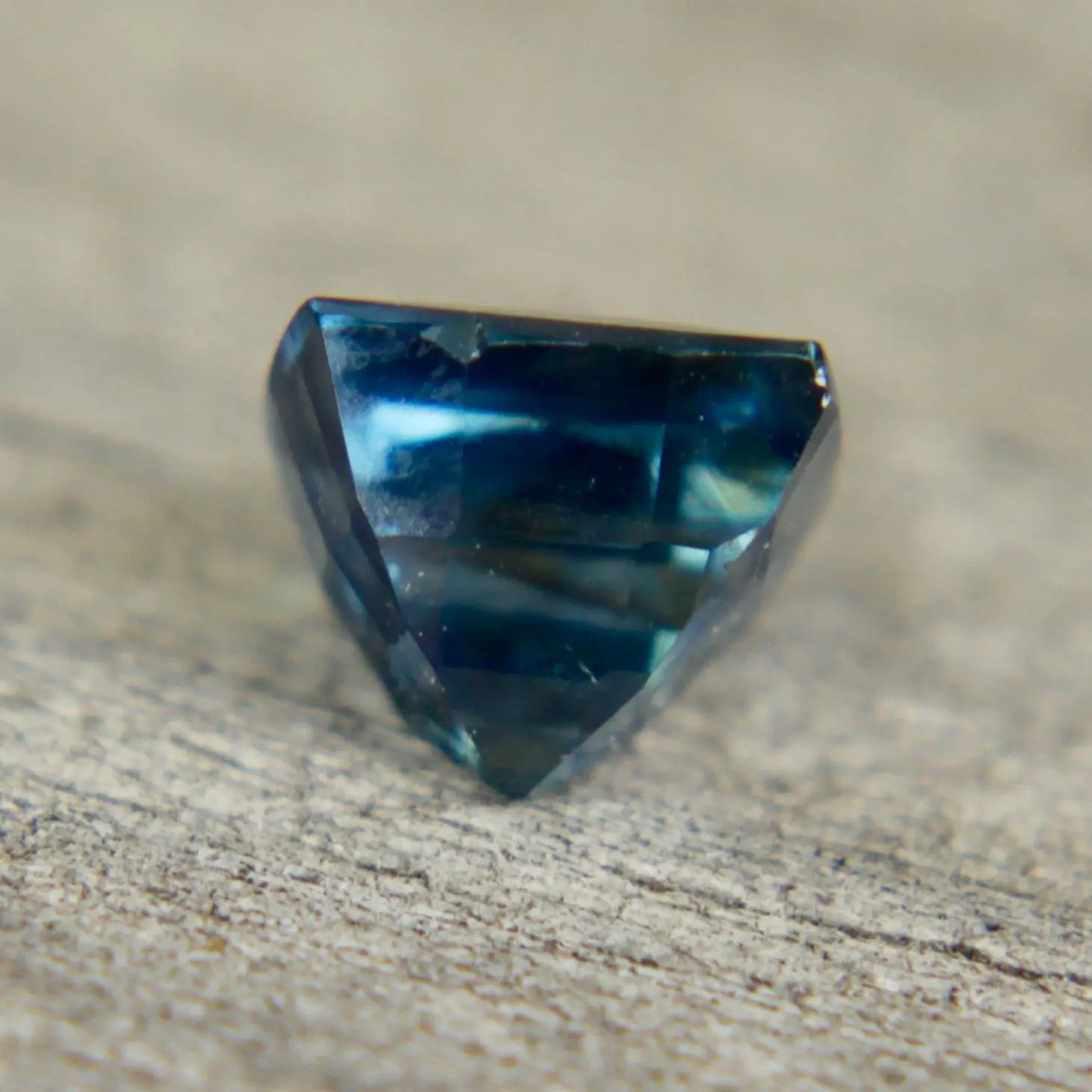 Natural Greenish Blue Sapphire - Sapphirepal