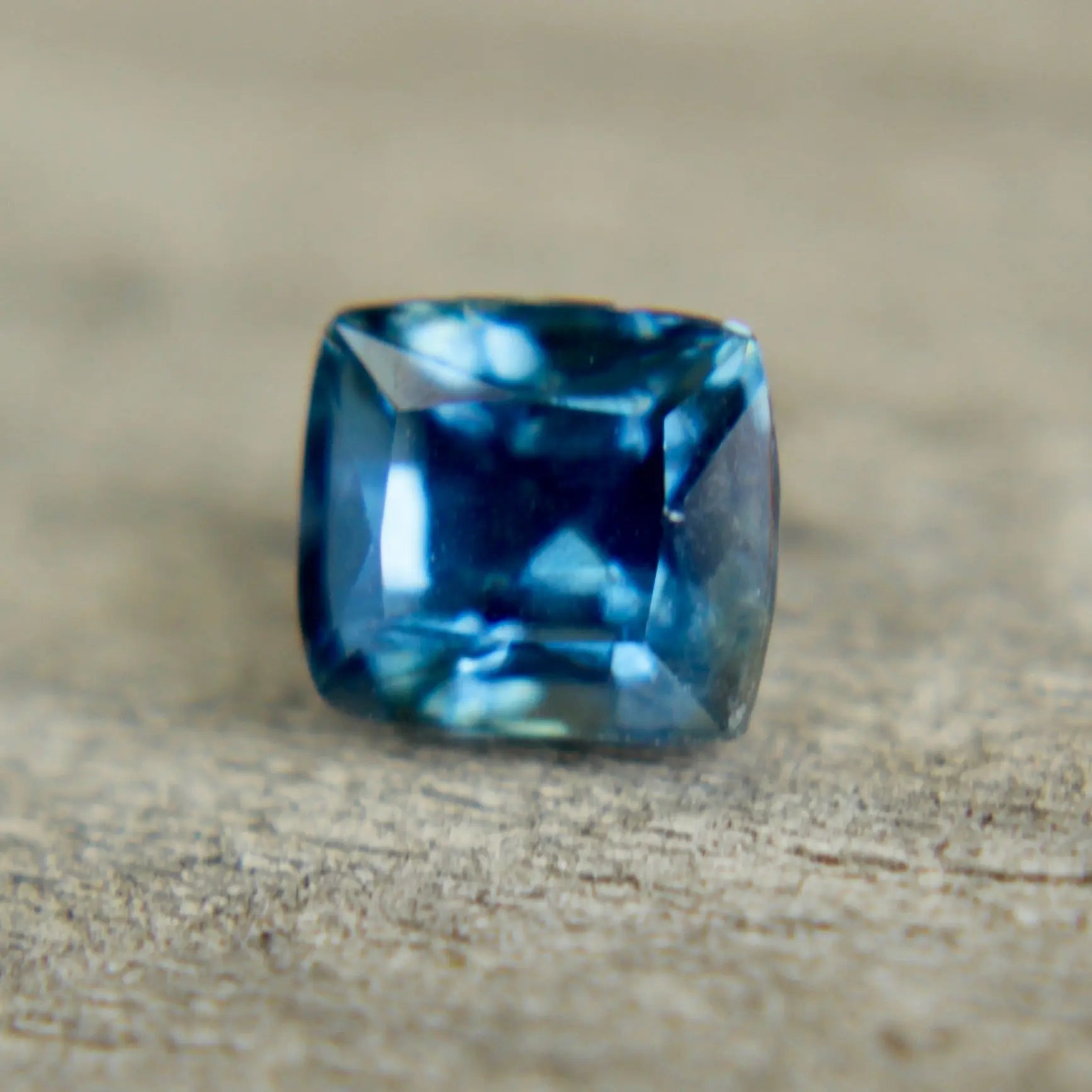 Natural Greenish Blue Sapphire - Sapphirepal
