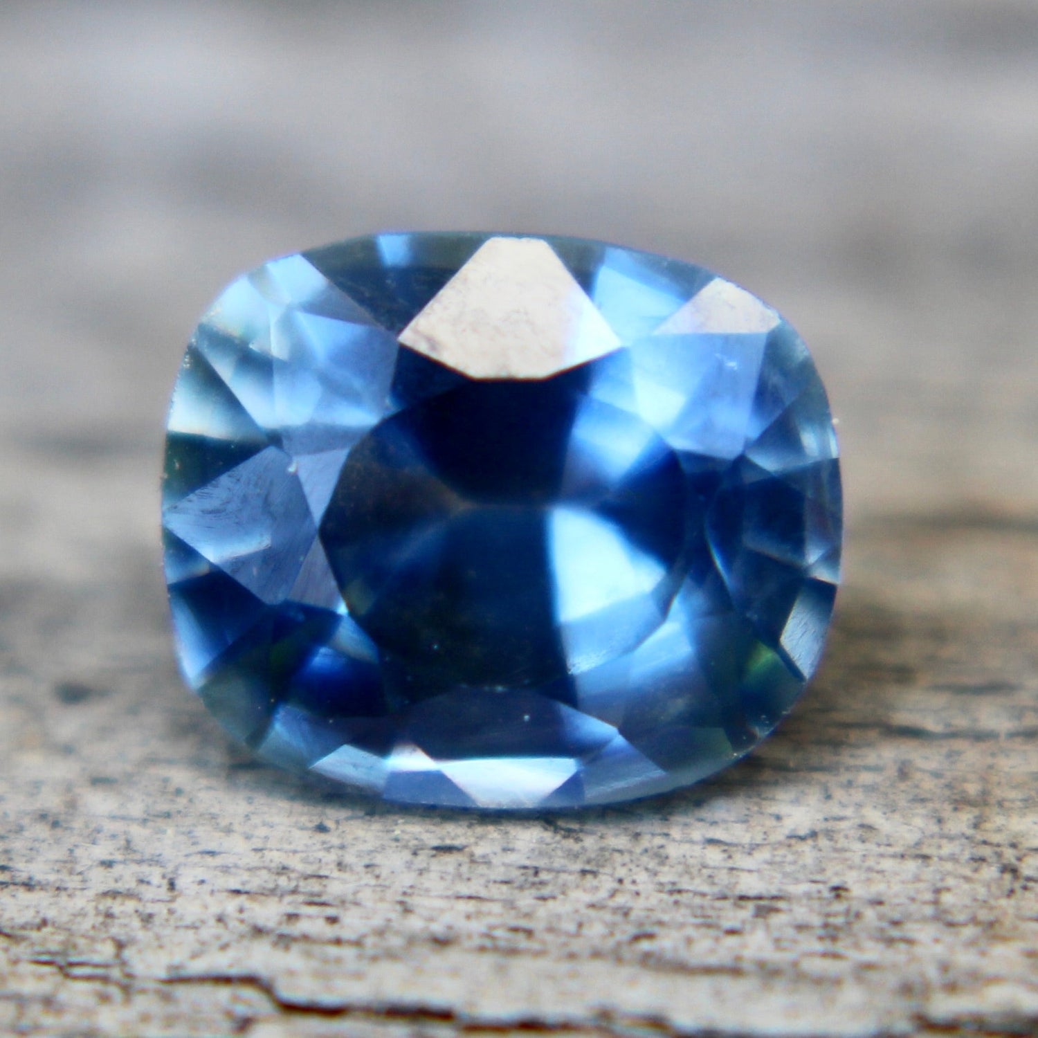 Natural Greenish Blue Sapphire - Sapphirepal