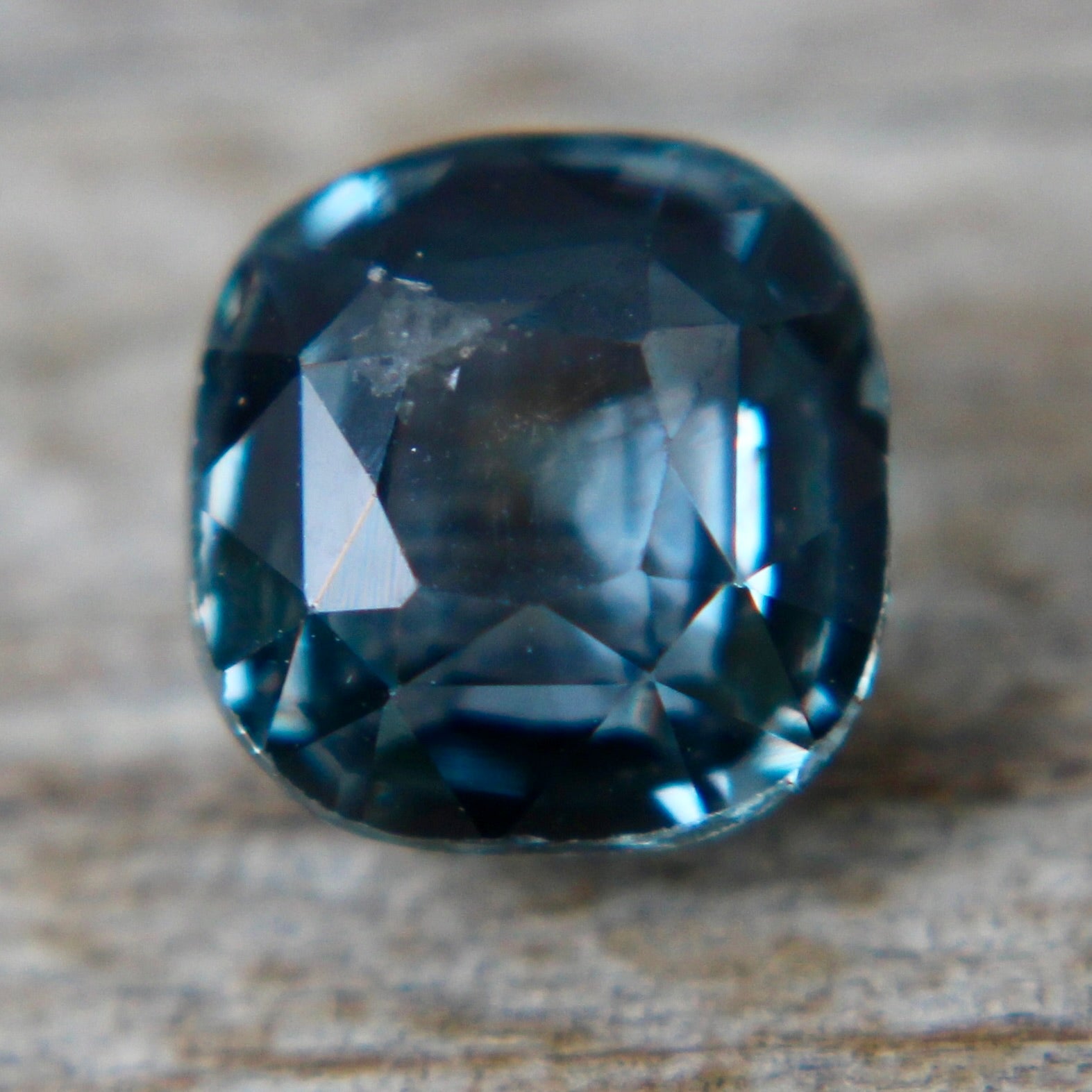 Natural Greenish Blue Sapphire - Sapphirepal