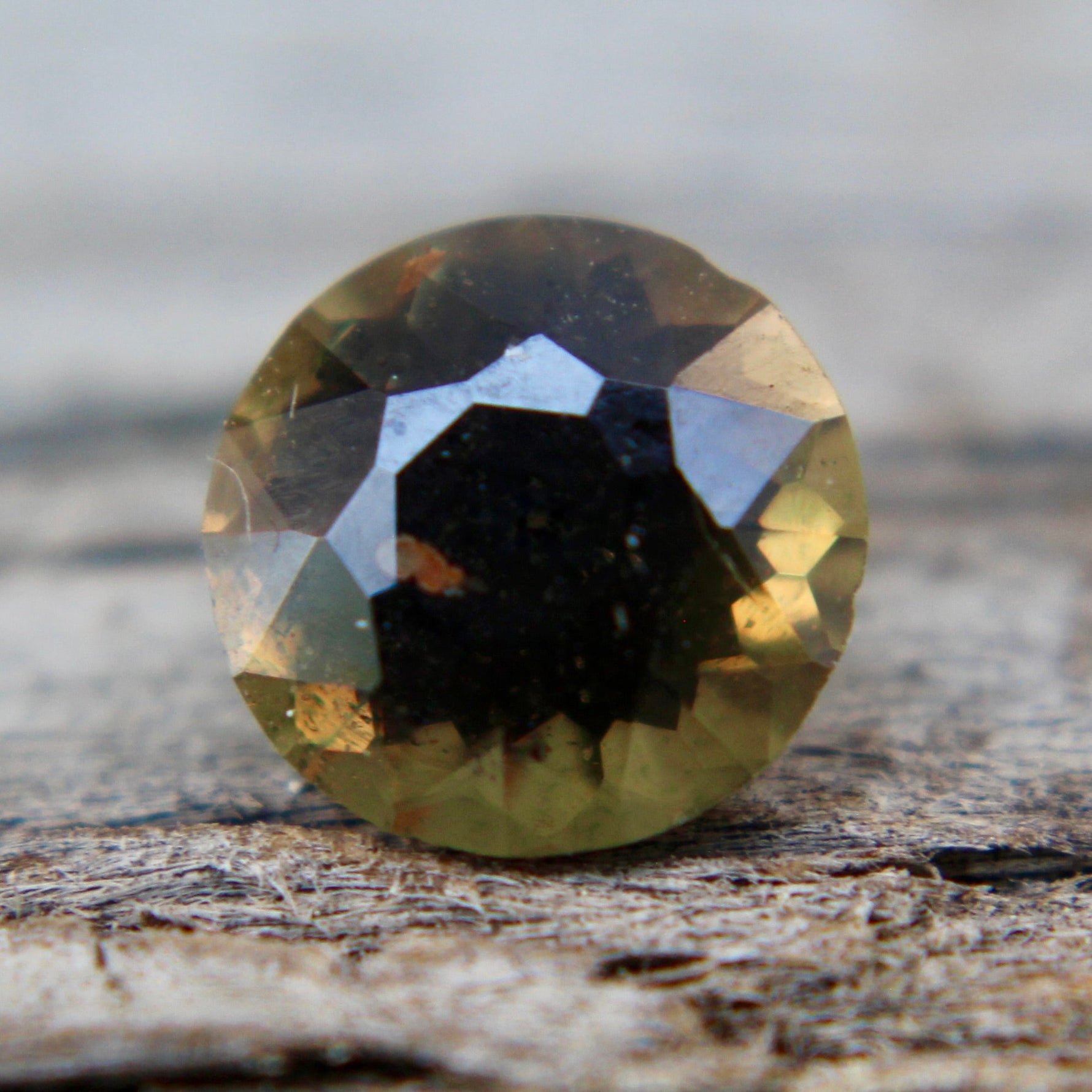 Natural Greenish Yellow Sapphire - Sapphirepal