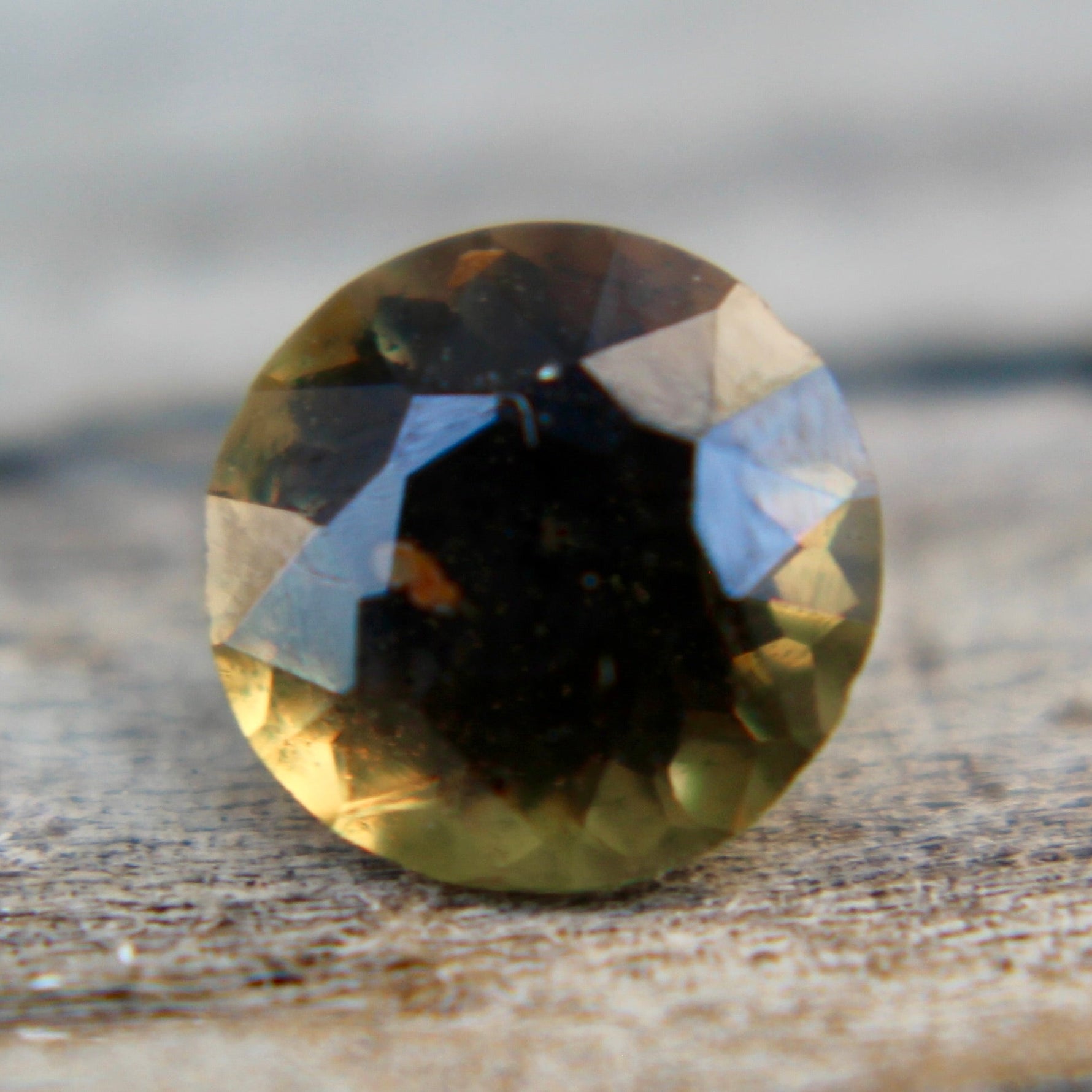 Natural Greenish Yellow Sapphire - Sapphirepal