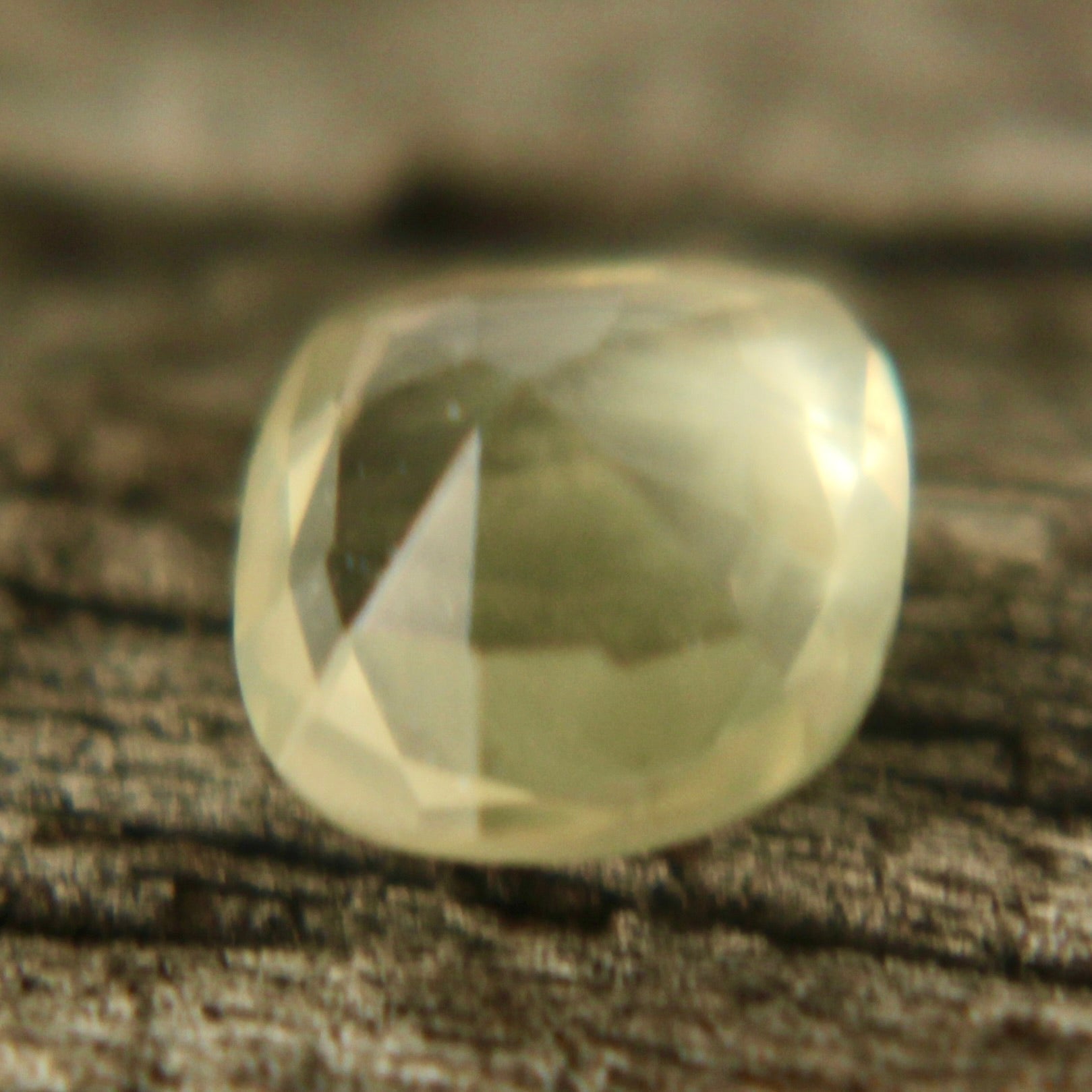 Natural Greenish Yellow Sapphire - Sapphirepal